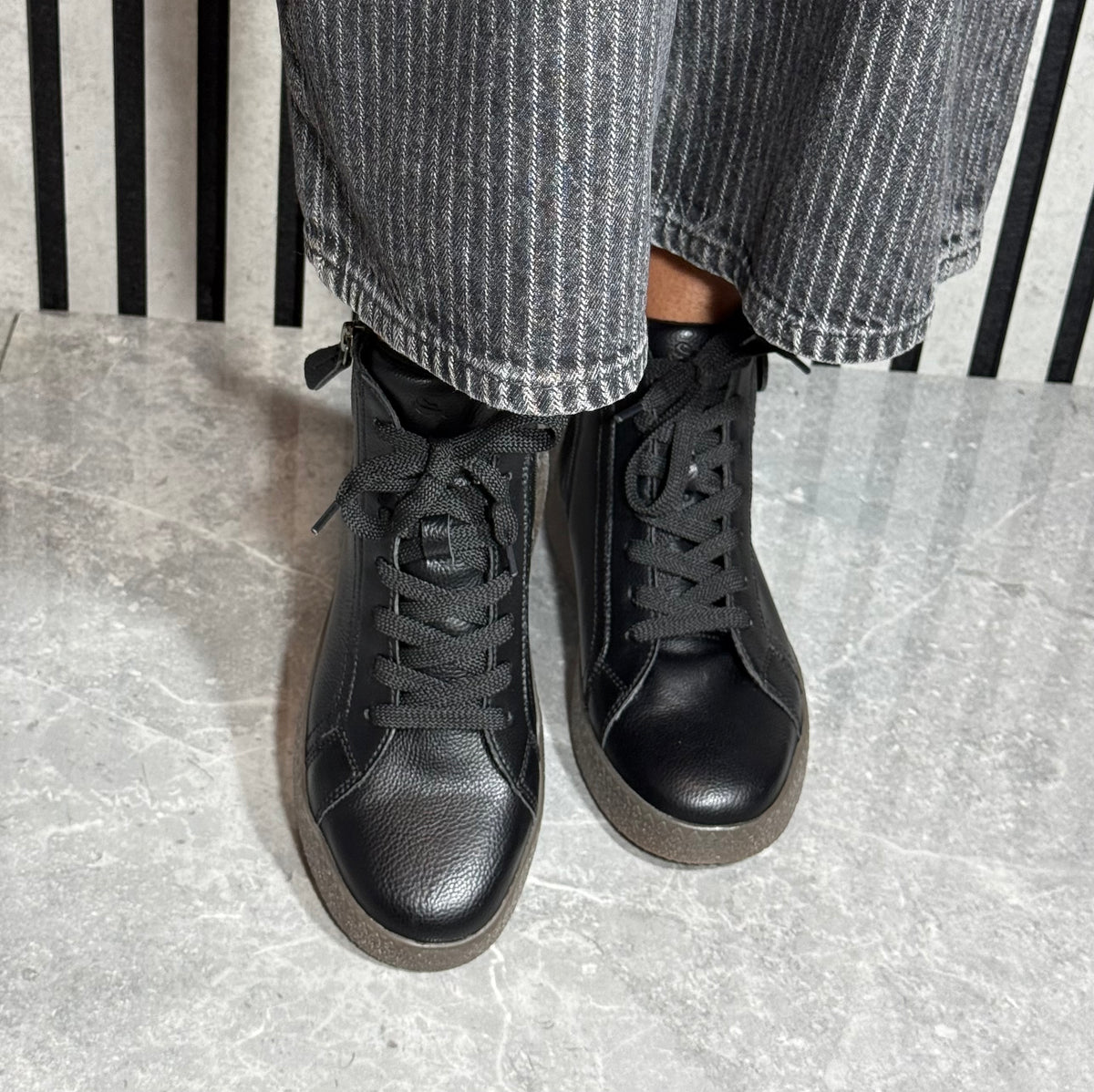 Jana - Black Gum Sole Softline Boot
