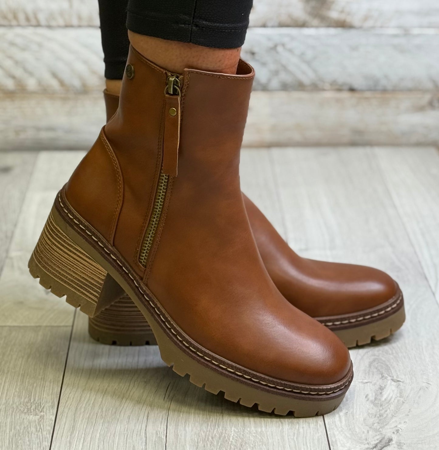 Xti - Camel Side Zip Block Heel Boot