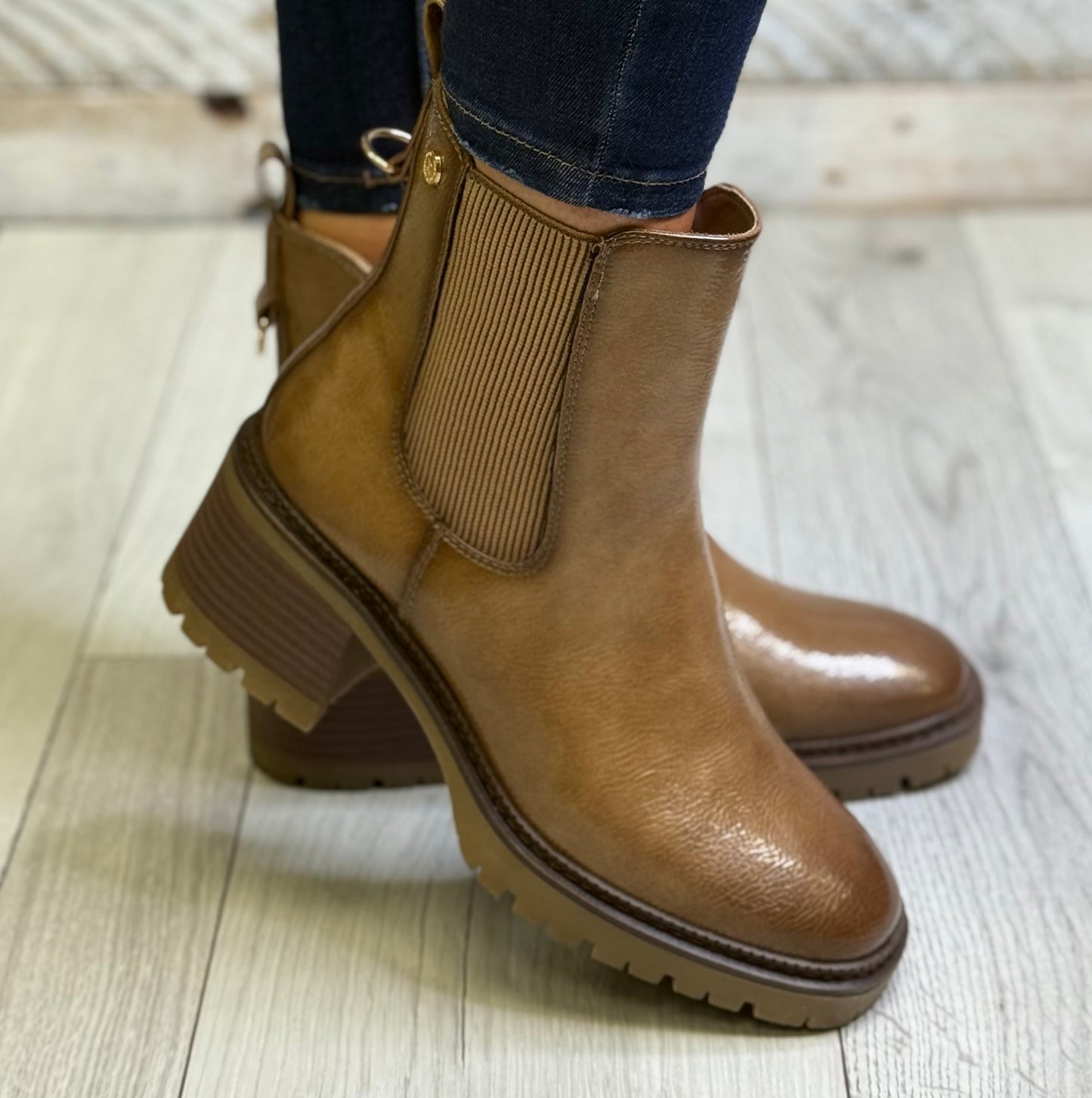 Xti - Brown Patent Gusset Boot (144277)