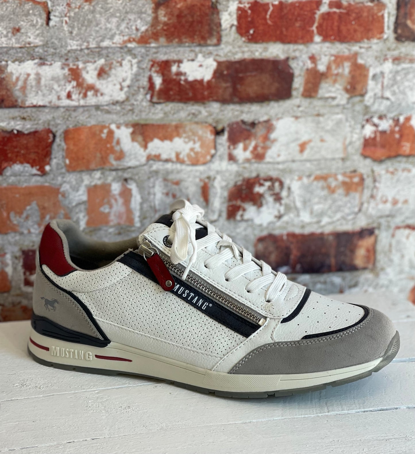 Mustang Mens - White Side Zip Trainer