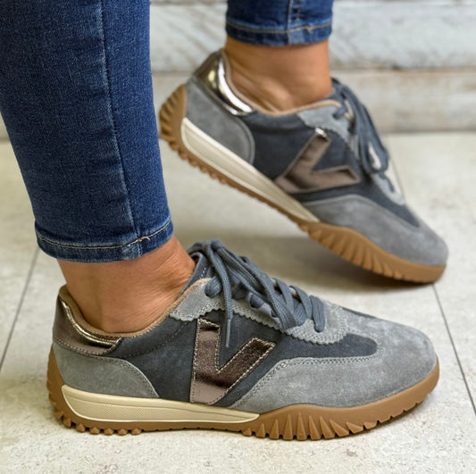 Drilleys- 'Forty Seven' Stormy Trainer