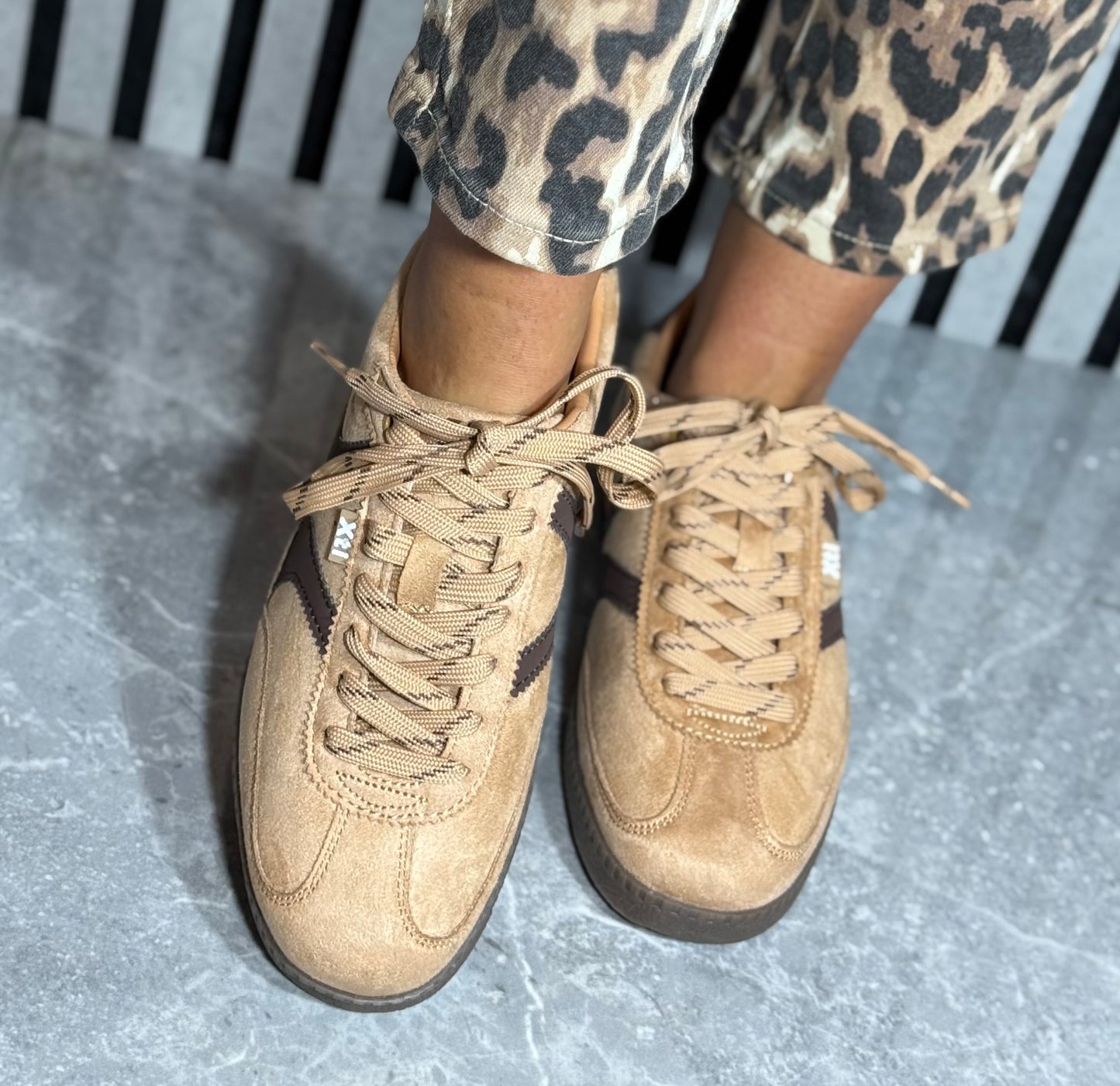 Xti - Camel/Brown Side Stripe Trainer (146125)