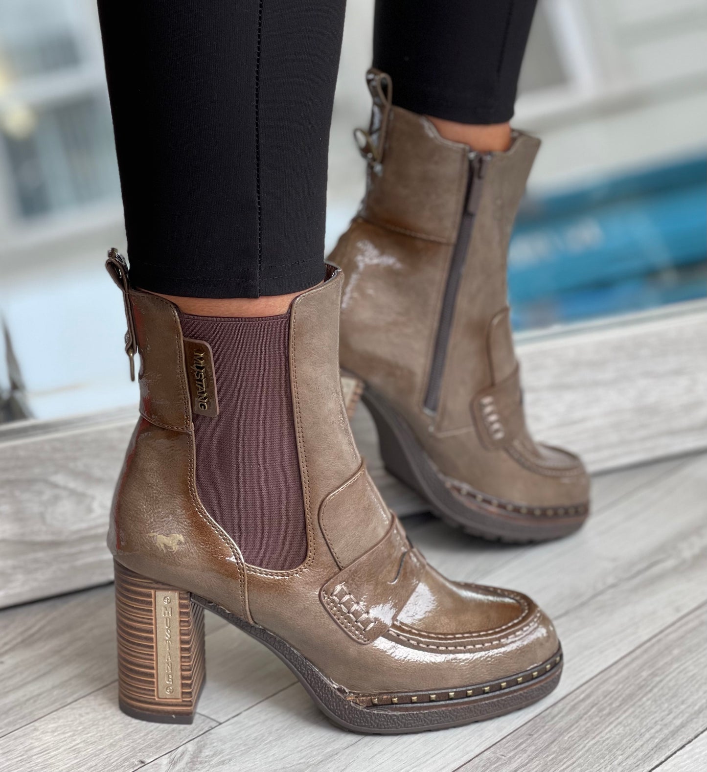 Mustang - Taupe Metallic Patent Block Heel Boot