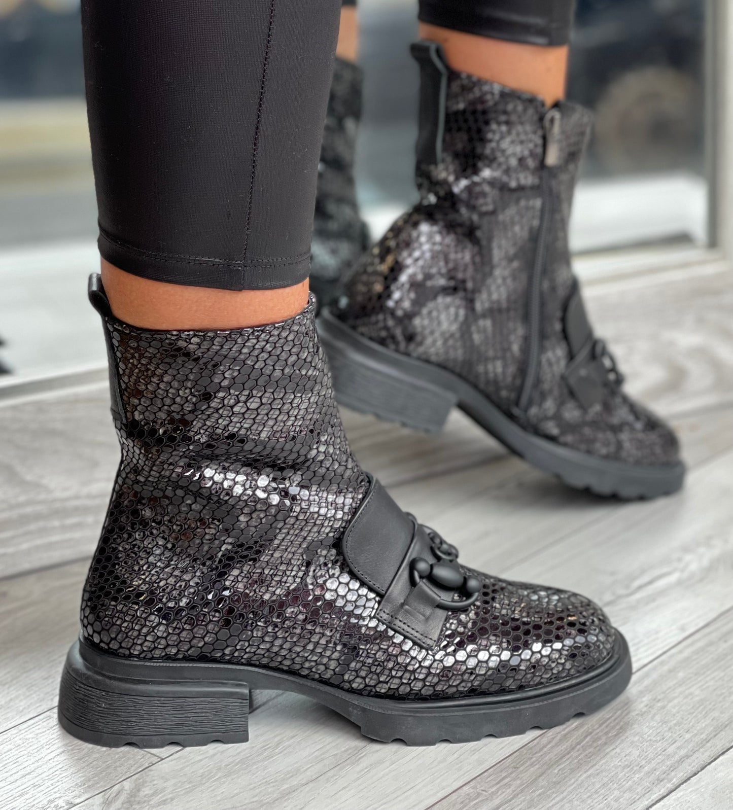 Loretta Vitale - Black/Grey Snake Detail Leather Boot