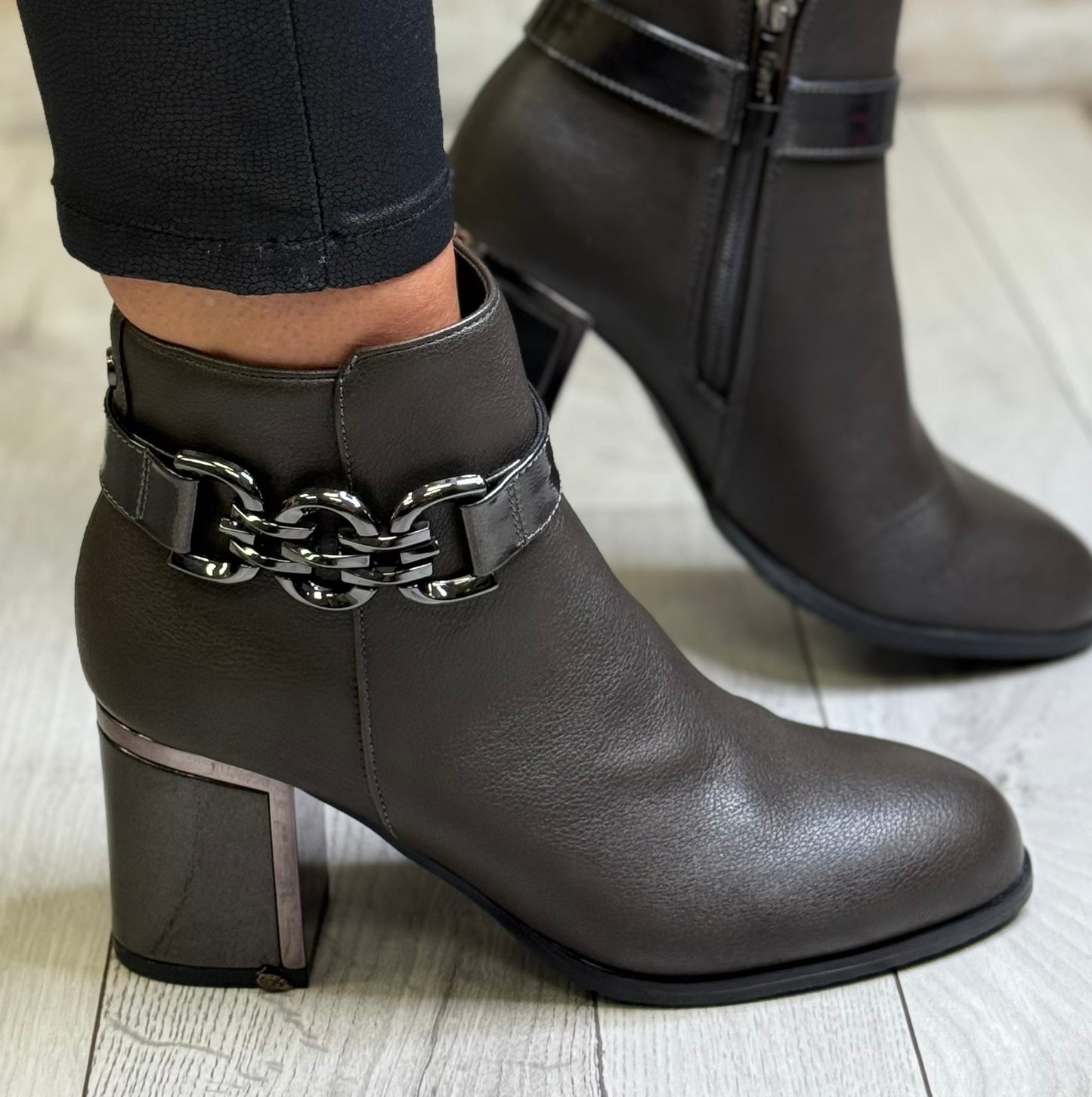 Lotus - 'Amarin' Grey Block Heel Boot