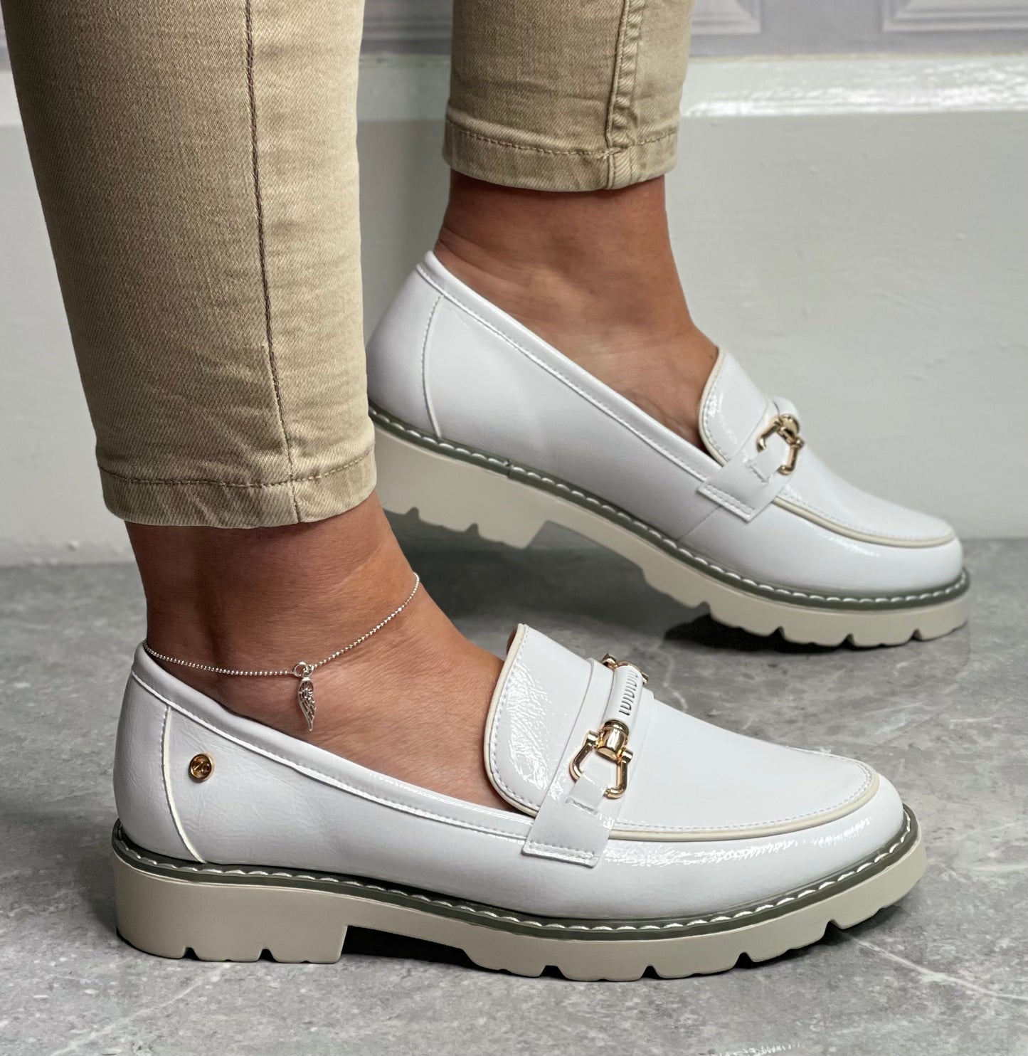 Zanni & Co - 'Hanoi One' Crystal White Loafer