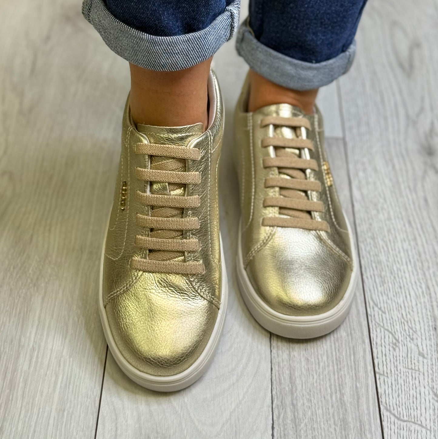 Pegada - Metallic Gold Leather Trainer