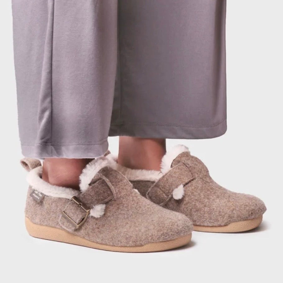 Toni Pons - 'Moni-FP' Taupe Buckle Detail Slipper