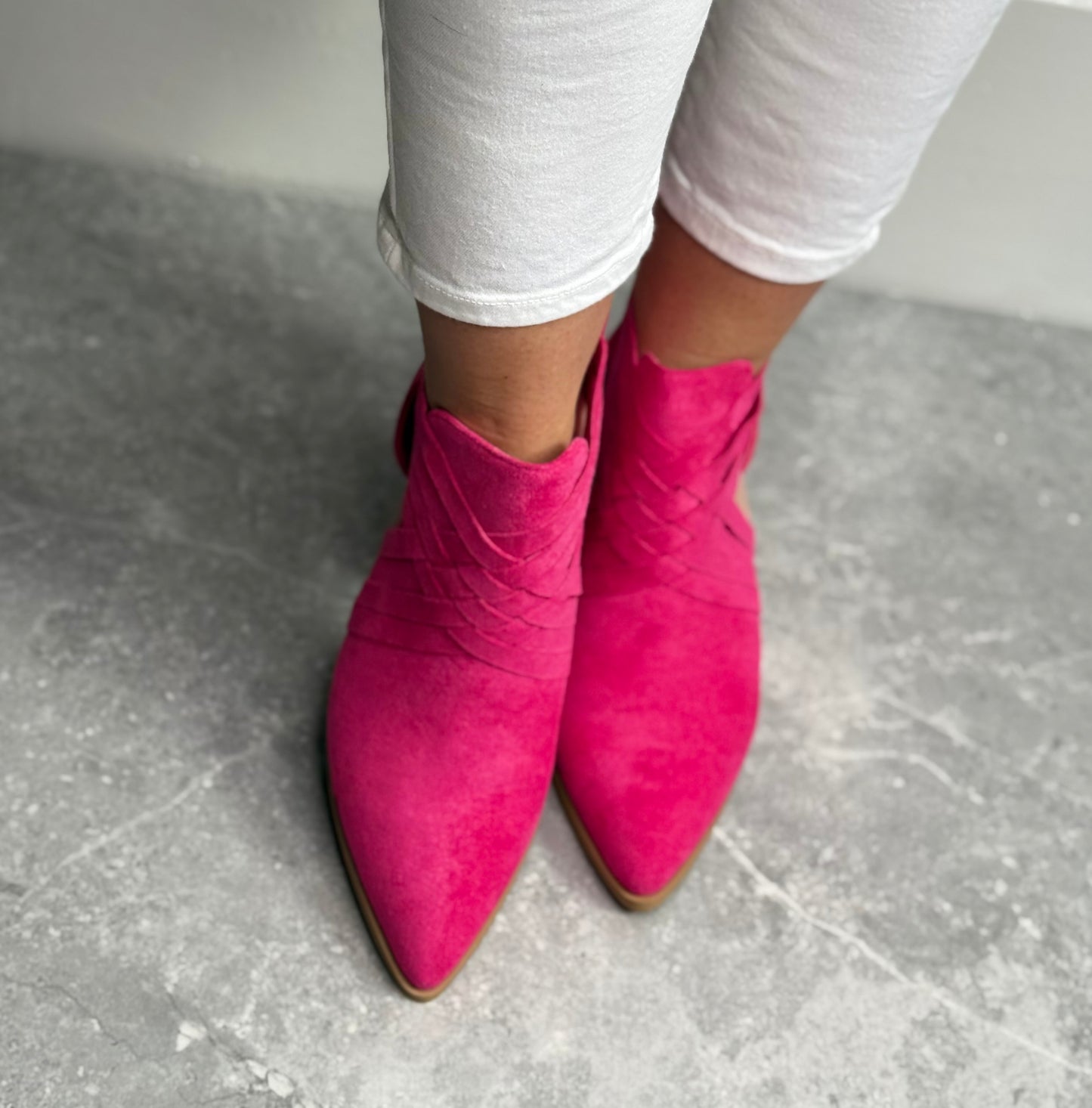 hannah k - Fuchsia Open Detail Boot