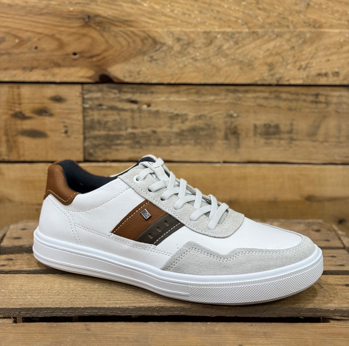 Pegada Mens - White Side Stripe Leather Trainer