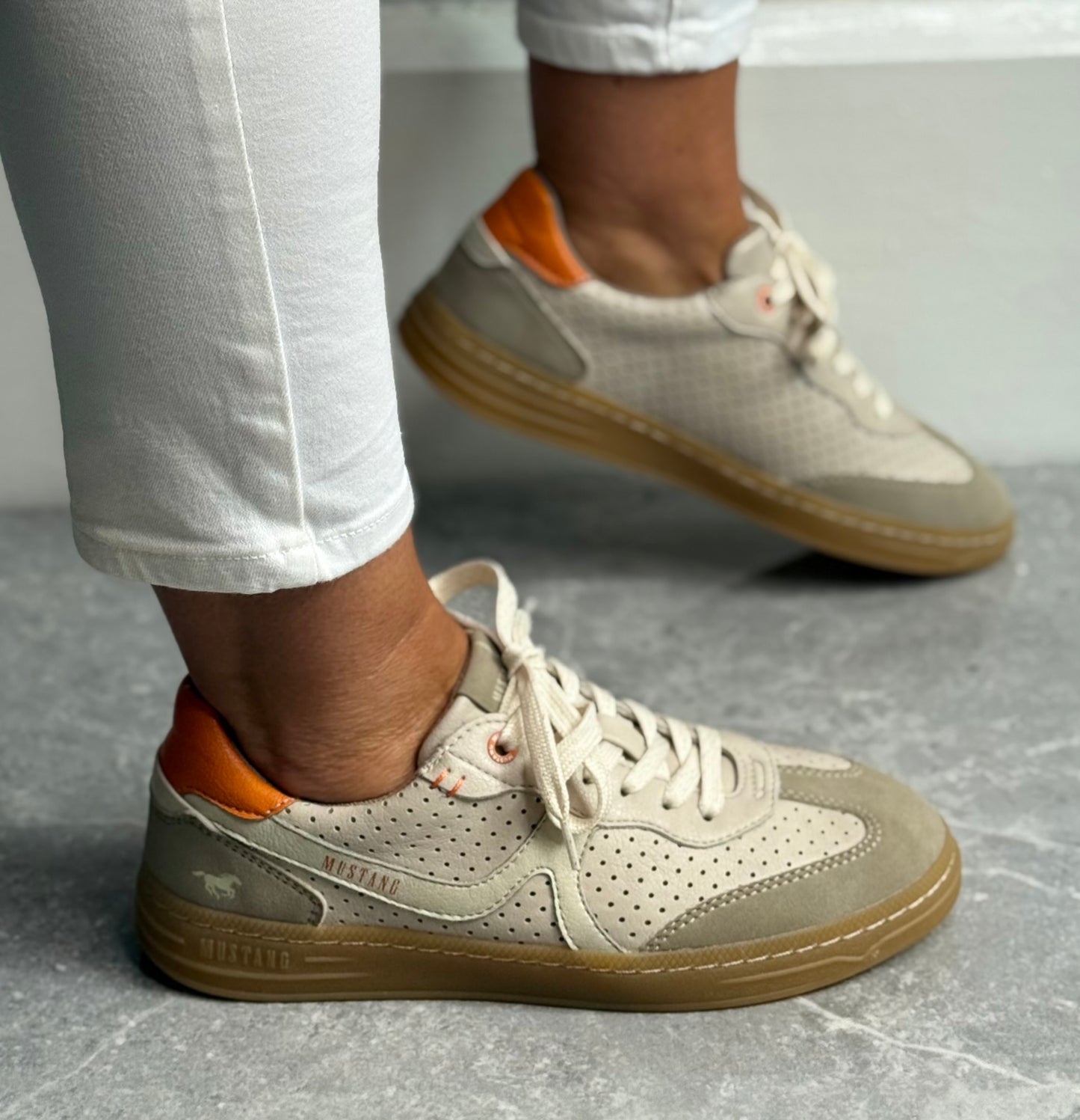 Mustang - Beige Detailed Gum Sole Trainer