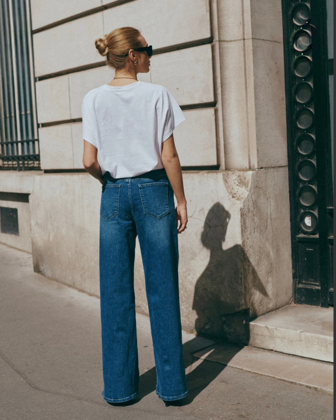 Mid Wash Relaxed Straight Jean.