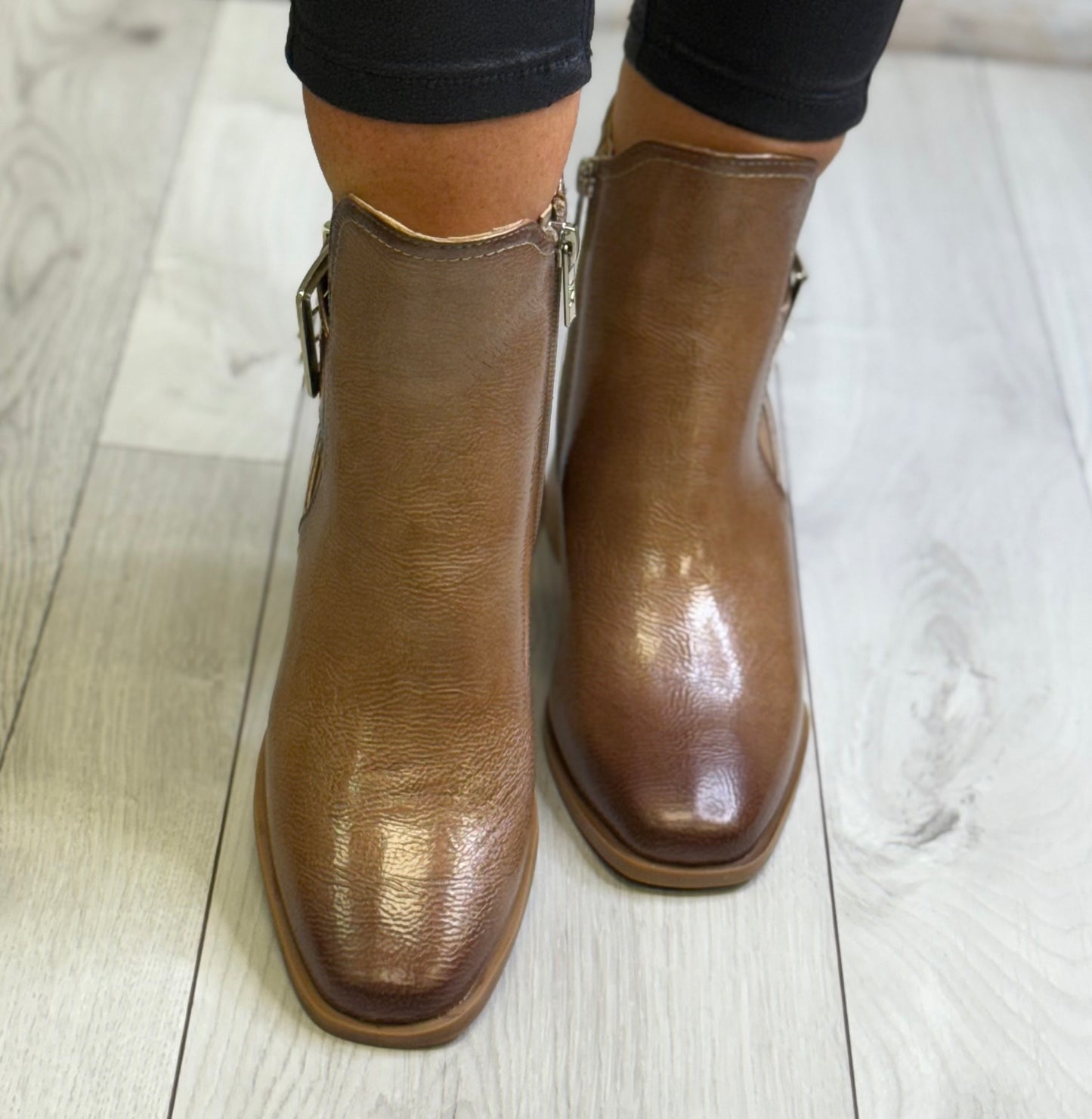 Xti - Taupe Patent Block Heel Boot