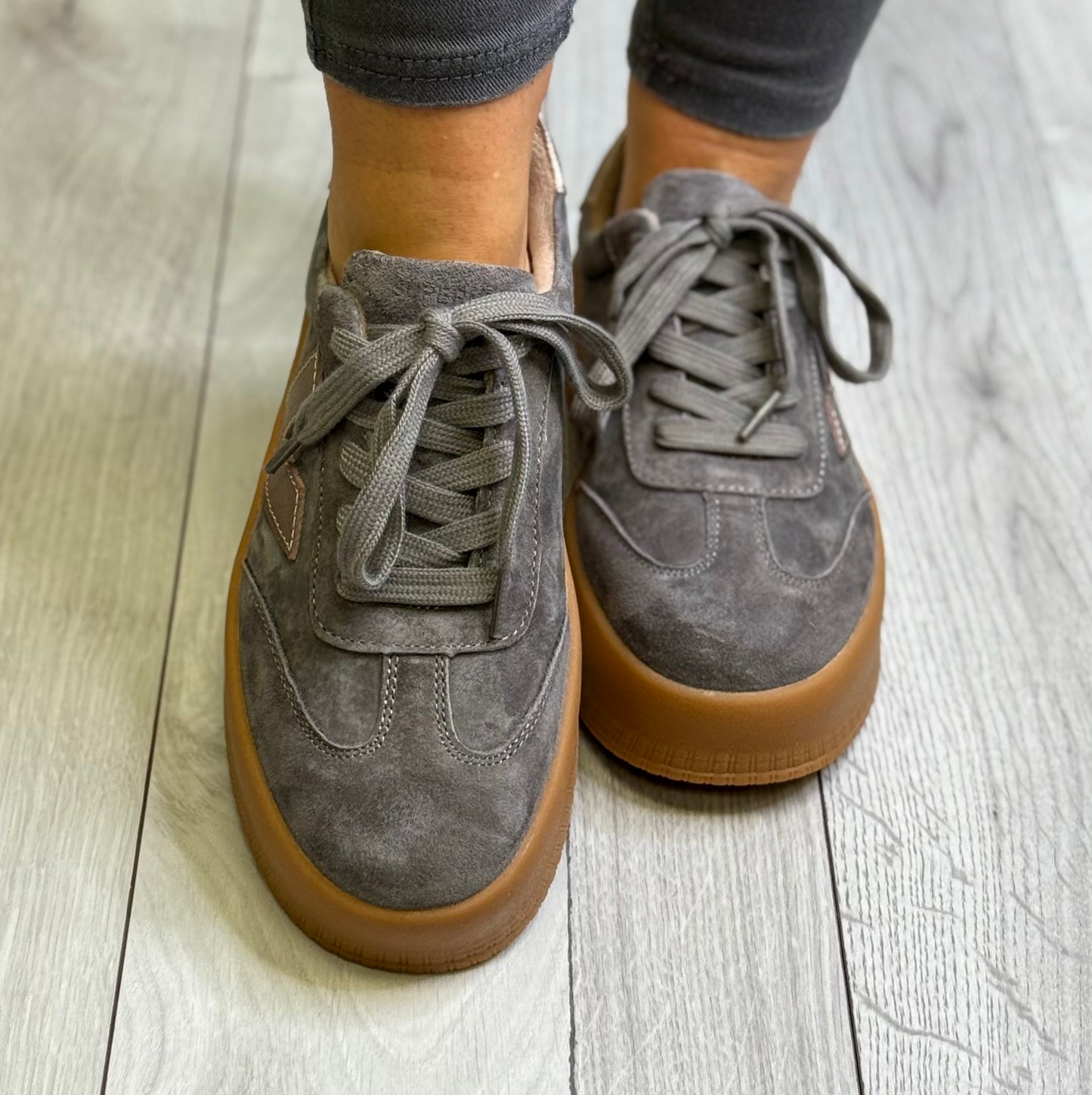 Drilleys- ‘Eighty Four’ Tornado Gold Platform Trainer