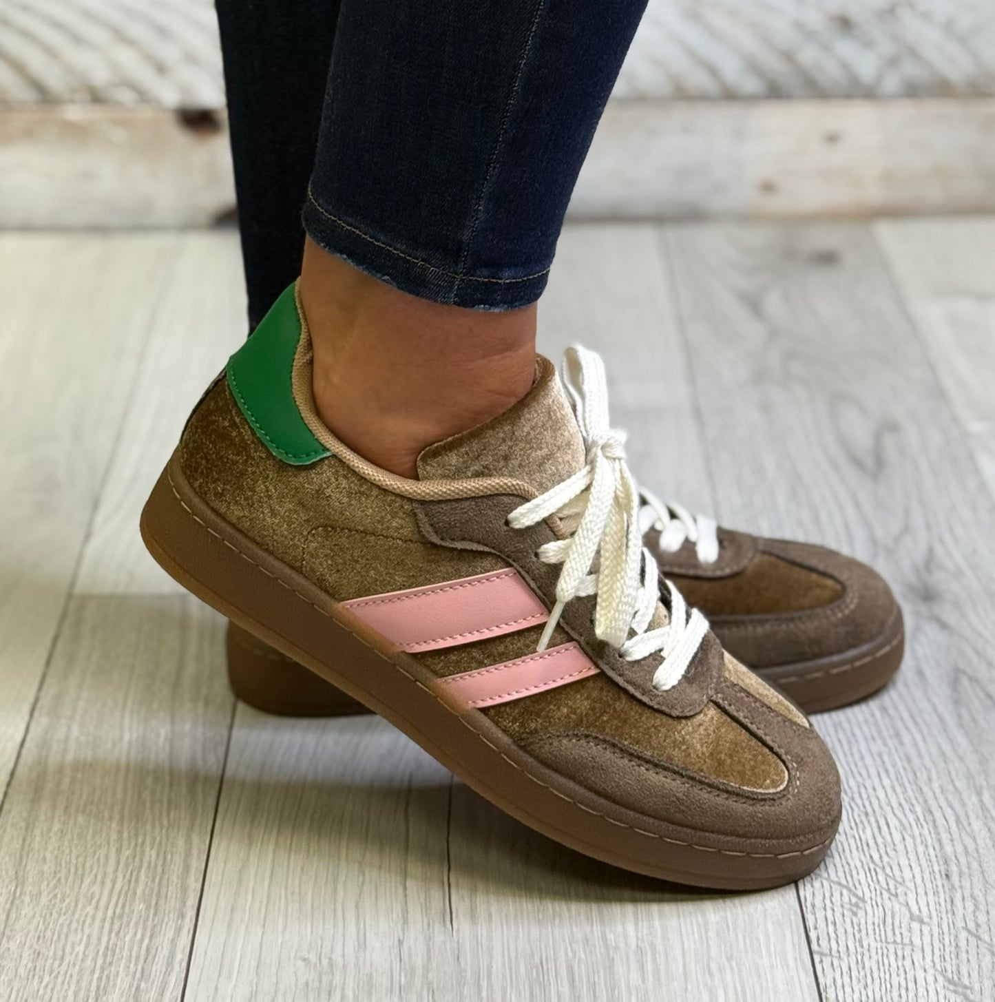 hannah k - Brown Side Stripe Trainer