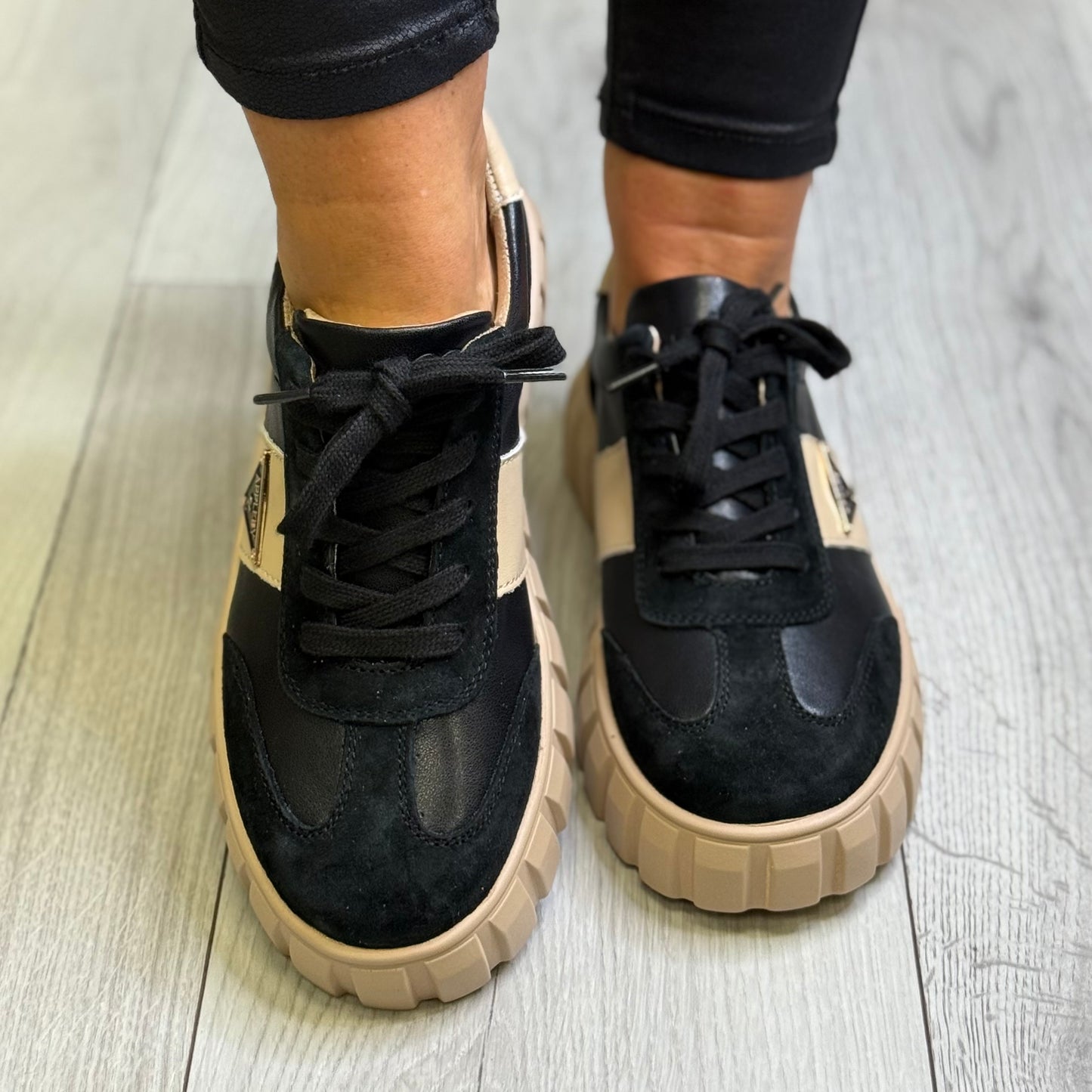 Kate Appleby - ‘Severn' Black/Beige Combo Trainer