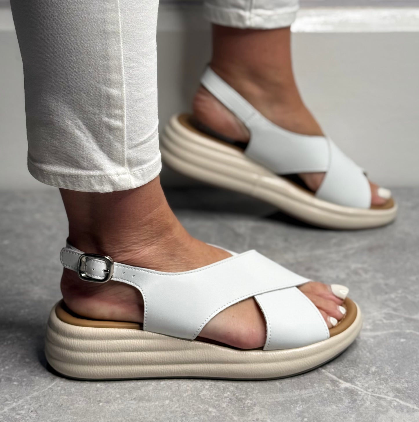 Patrizio Como - 'Subiaco' White Leather Strap Sandal