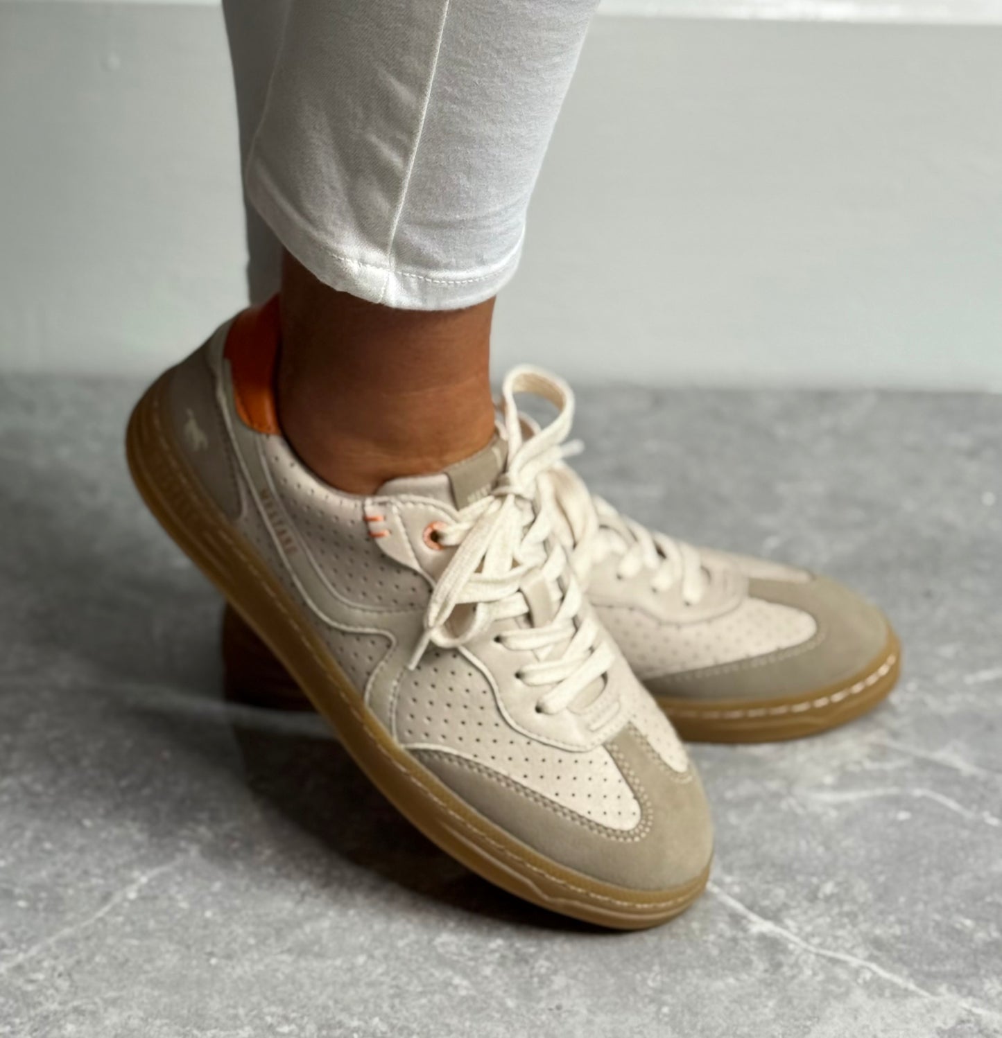 Mustang - Beige Detailed Gum Sole Trainer