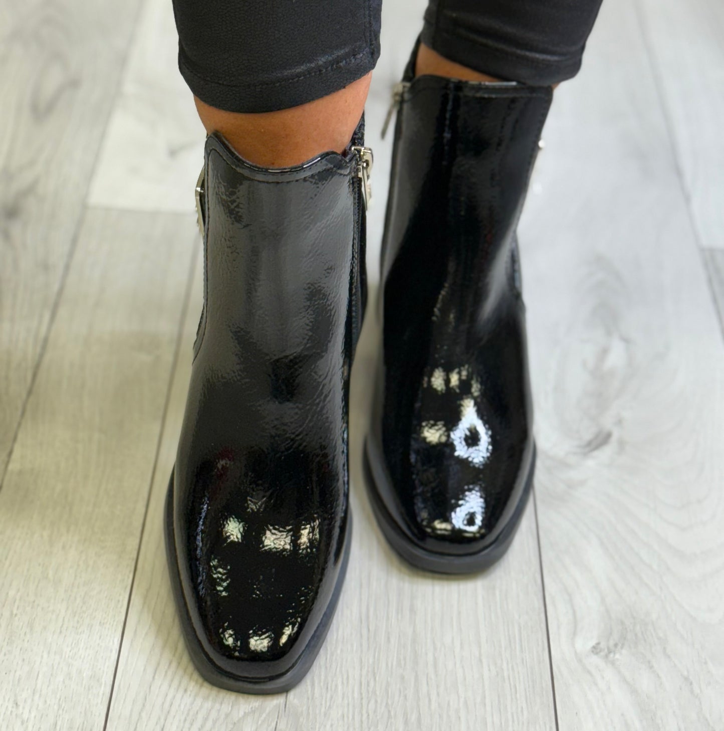 Xti - Black Patent Block Heel Boot