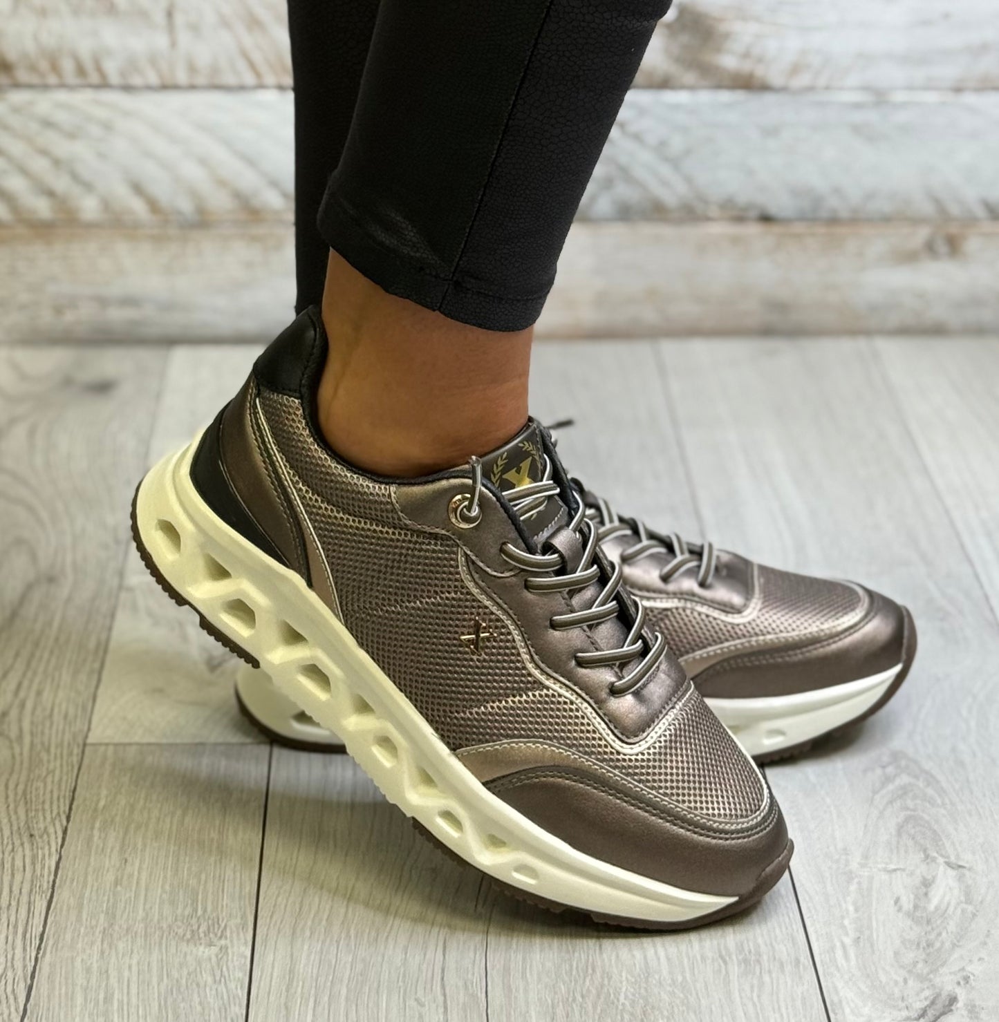 Xti - Bronze Metallic Trainer (144573)