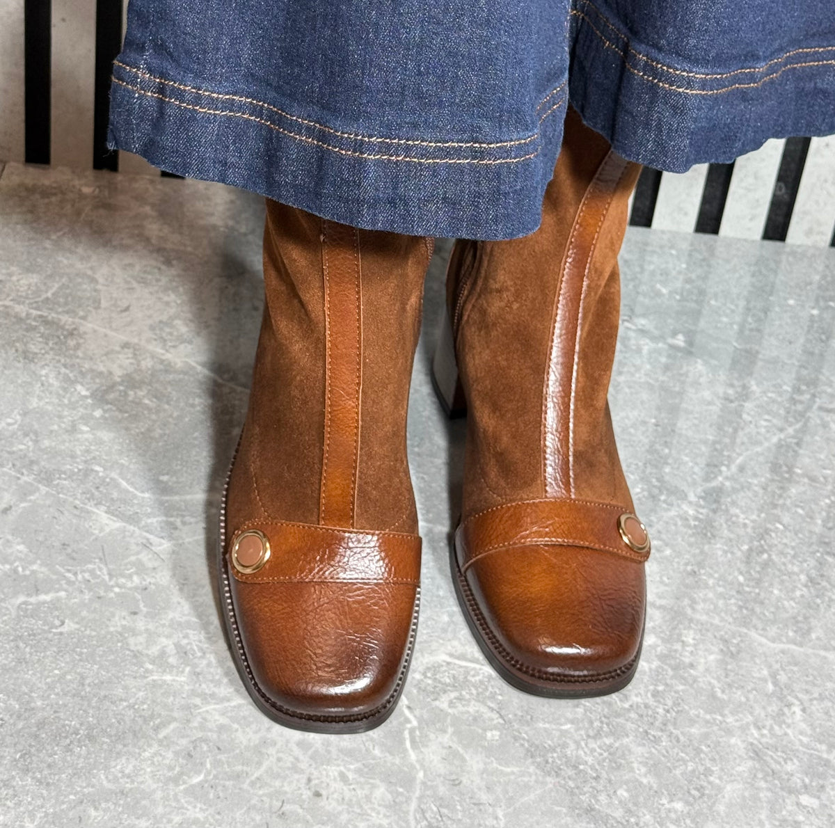 Patrizio Como - 'Serri' Caramel Detailed Suede Ankle Boot