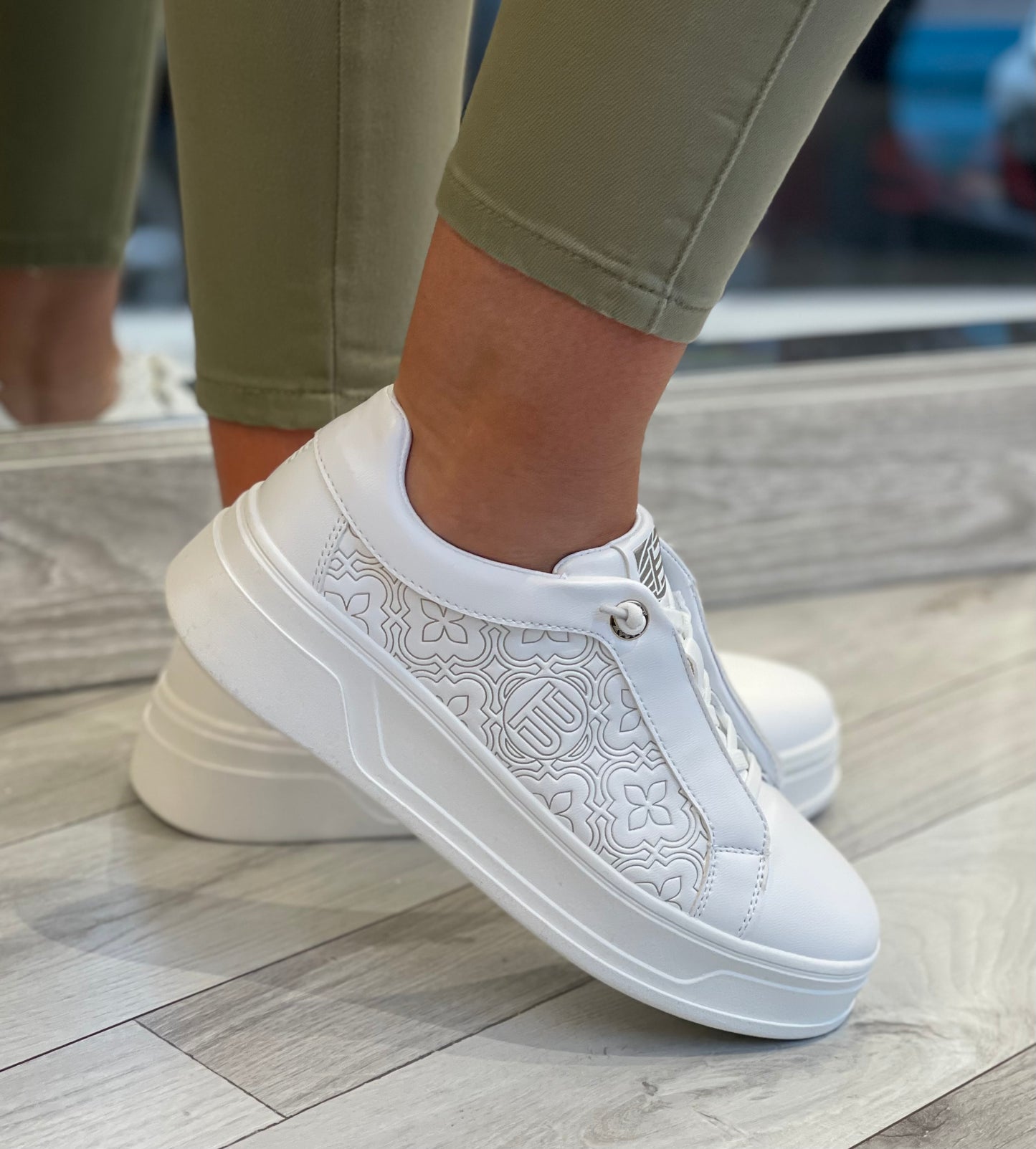 Bagatt- White/Gold Embossed Slip On Trainer