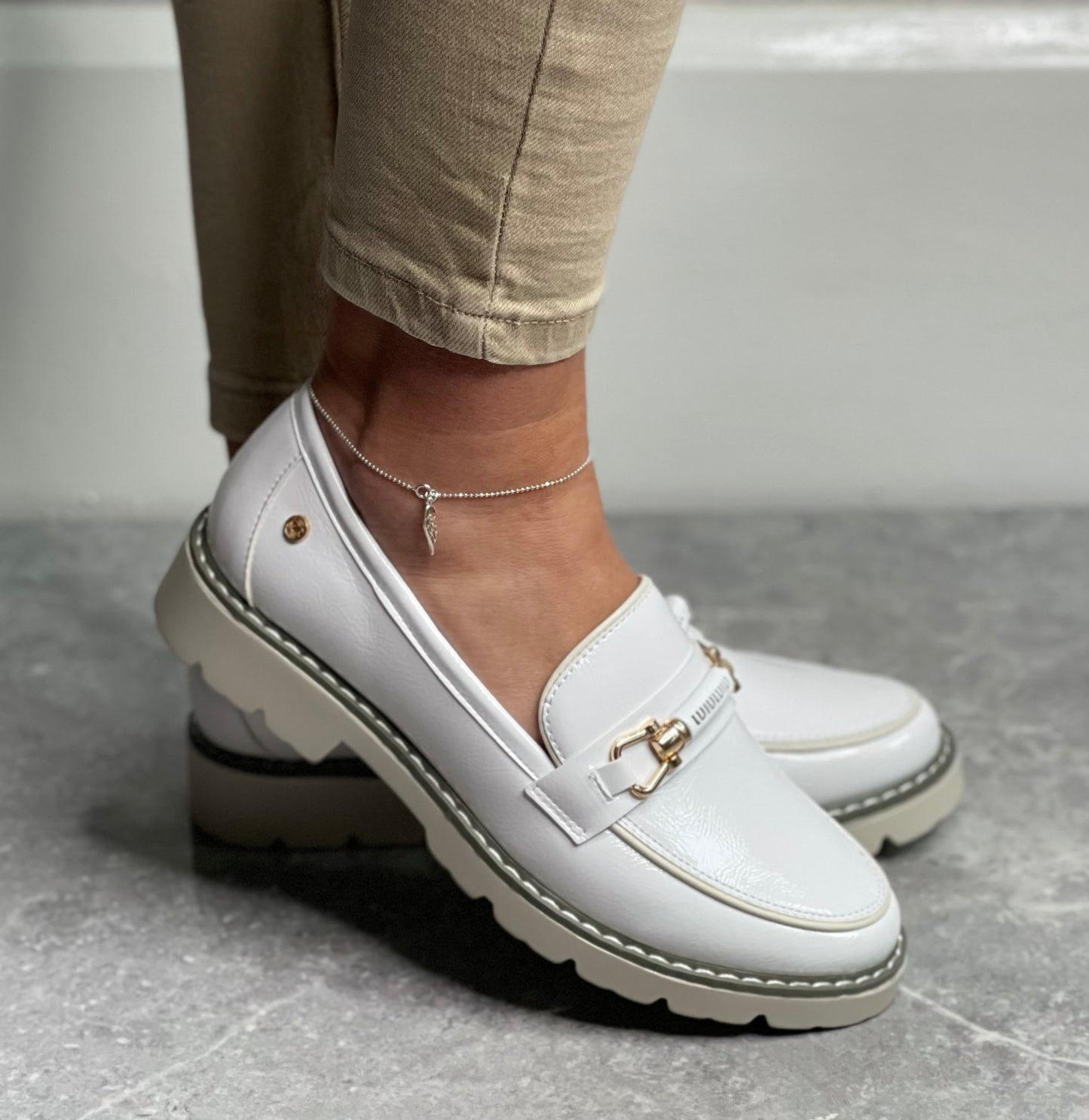 Zanni & Co - 'Hanoi One' Crystal White Loafer