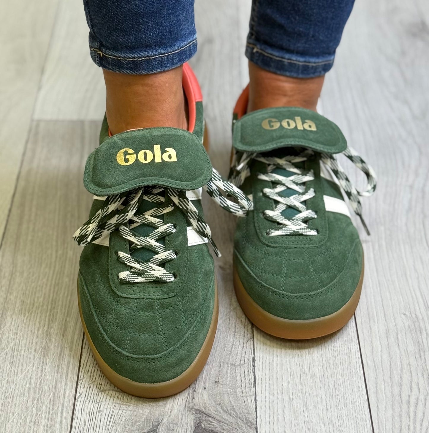 Gola - ‘Stadia’ Evergreen/Off White/Hot Coral Trainer