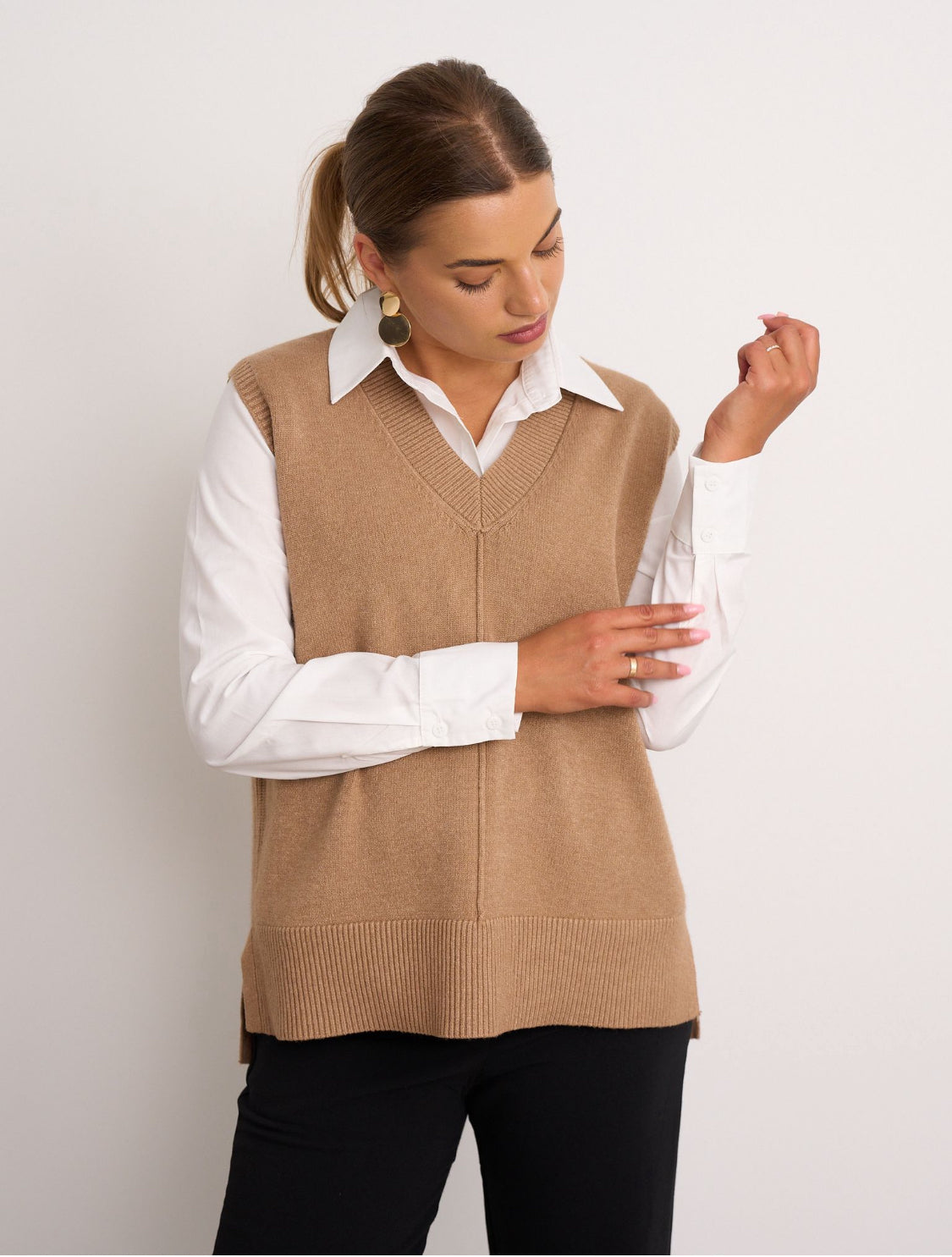 Camel V Neck Sleeveless Knit