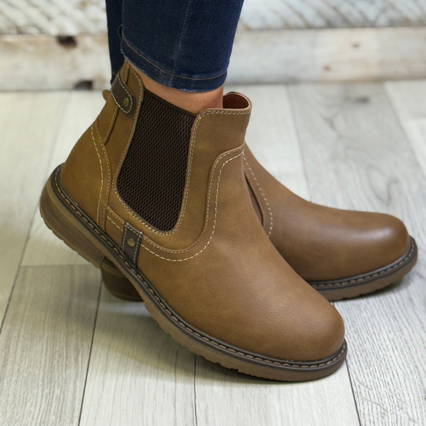 Lunar - 'Roxie' Tan Chelsea Boot