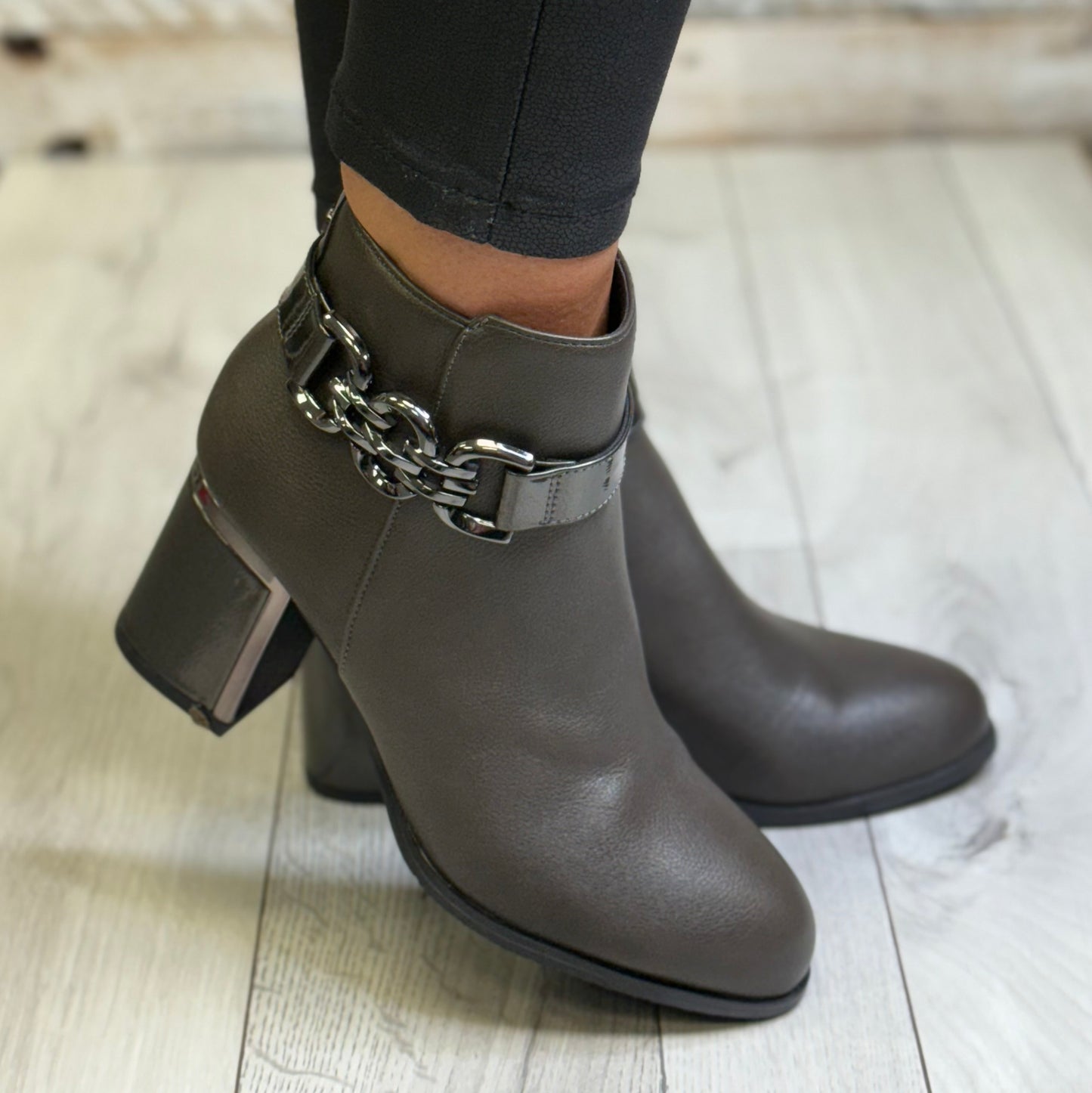 Lotus - 'Amarin' Grey Block Heel Boot