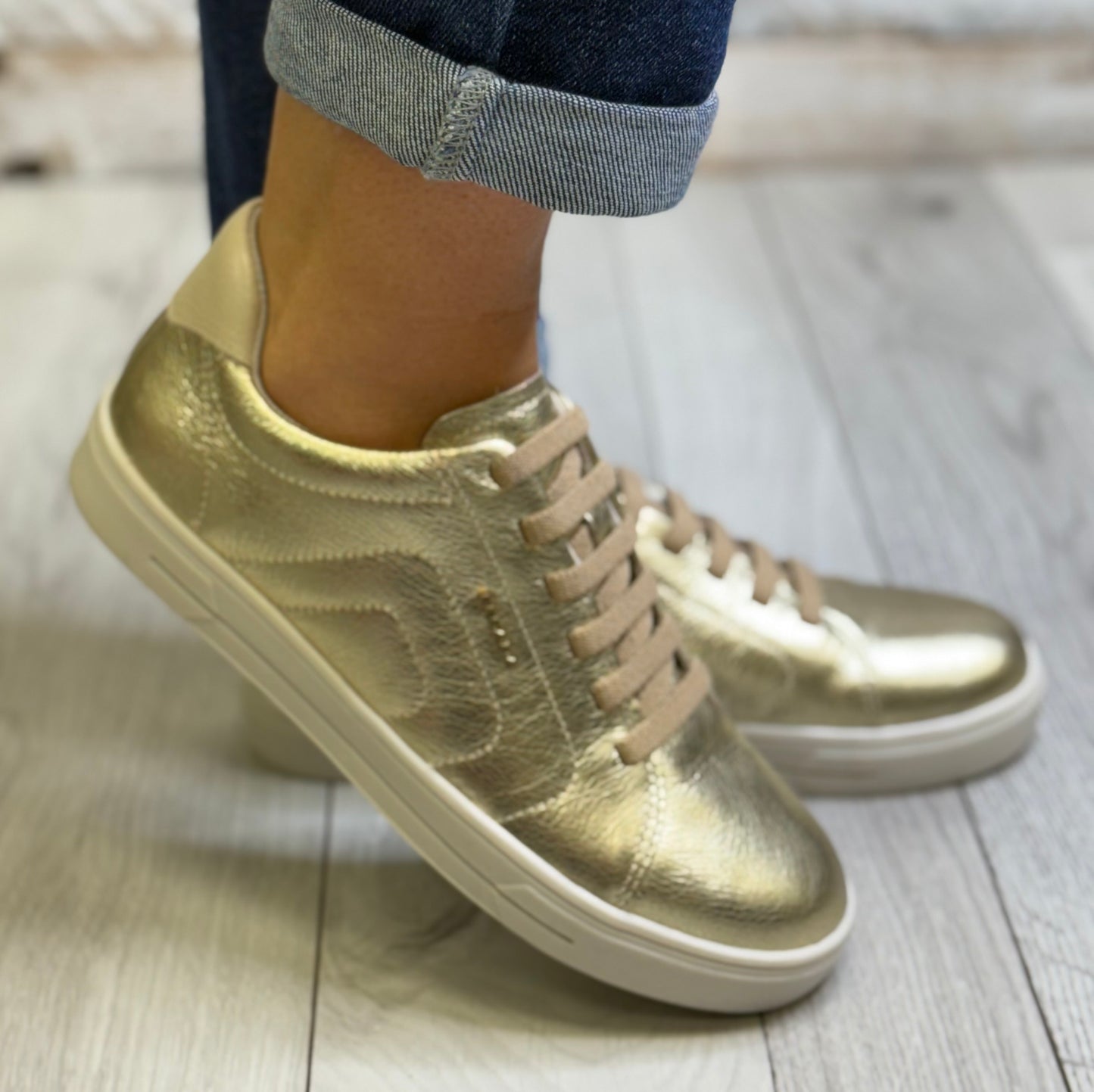 Pegada - Metallic Gold Leather Trainer
