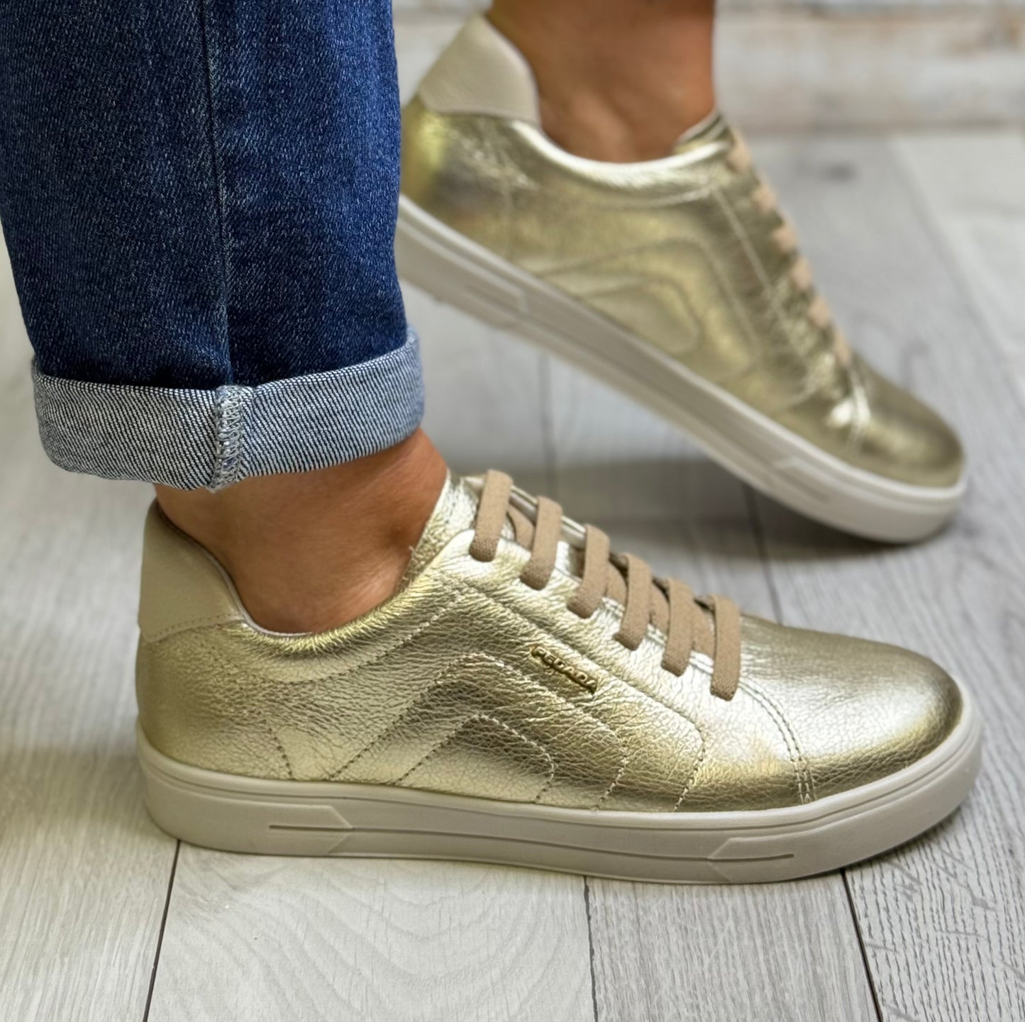 Pegada - Metallic Gold Leather Trainer