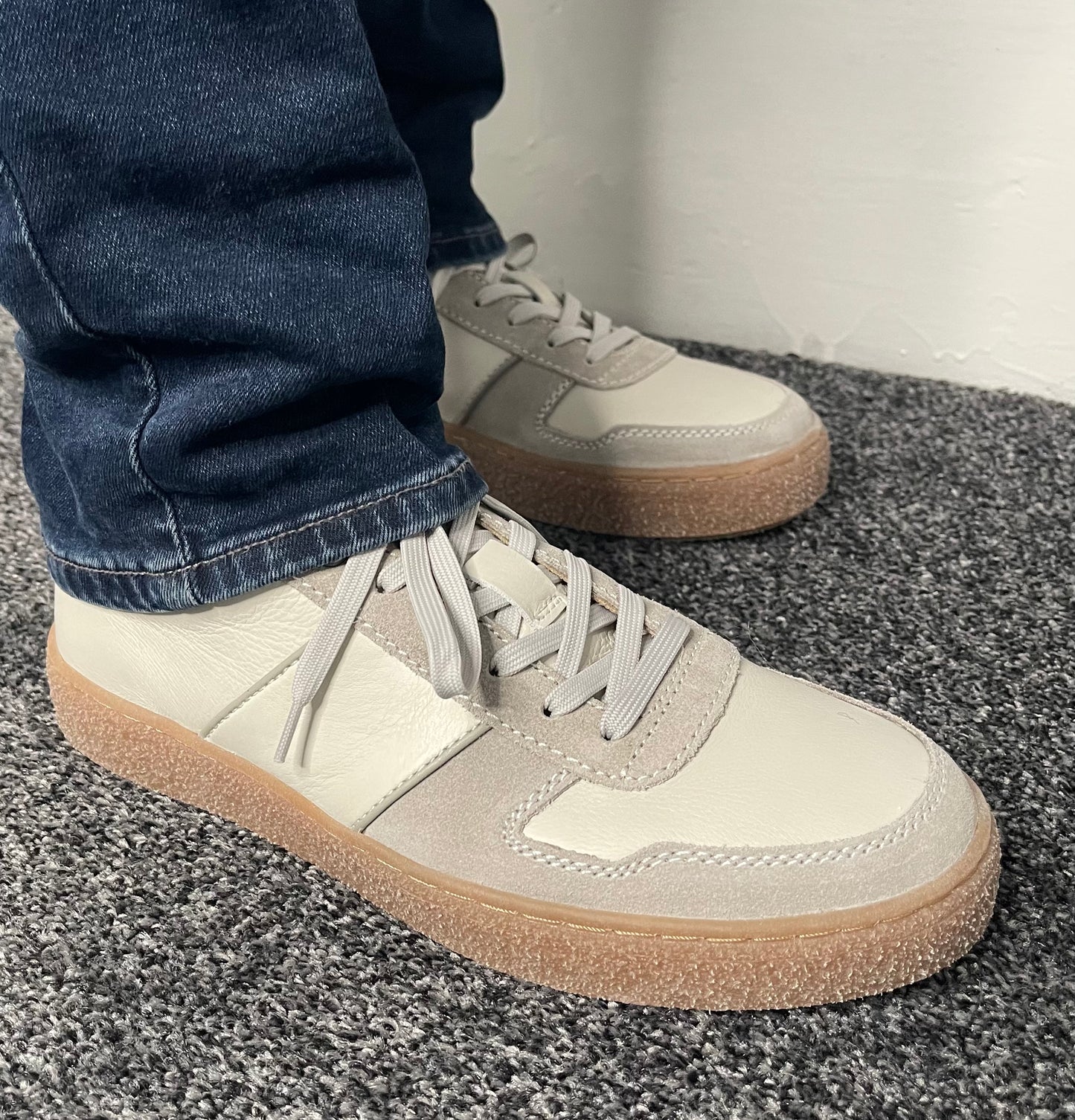 Bugatti - Mens Off White Leather Trainer