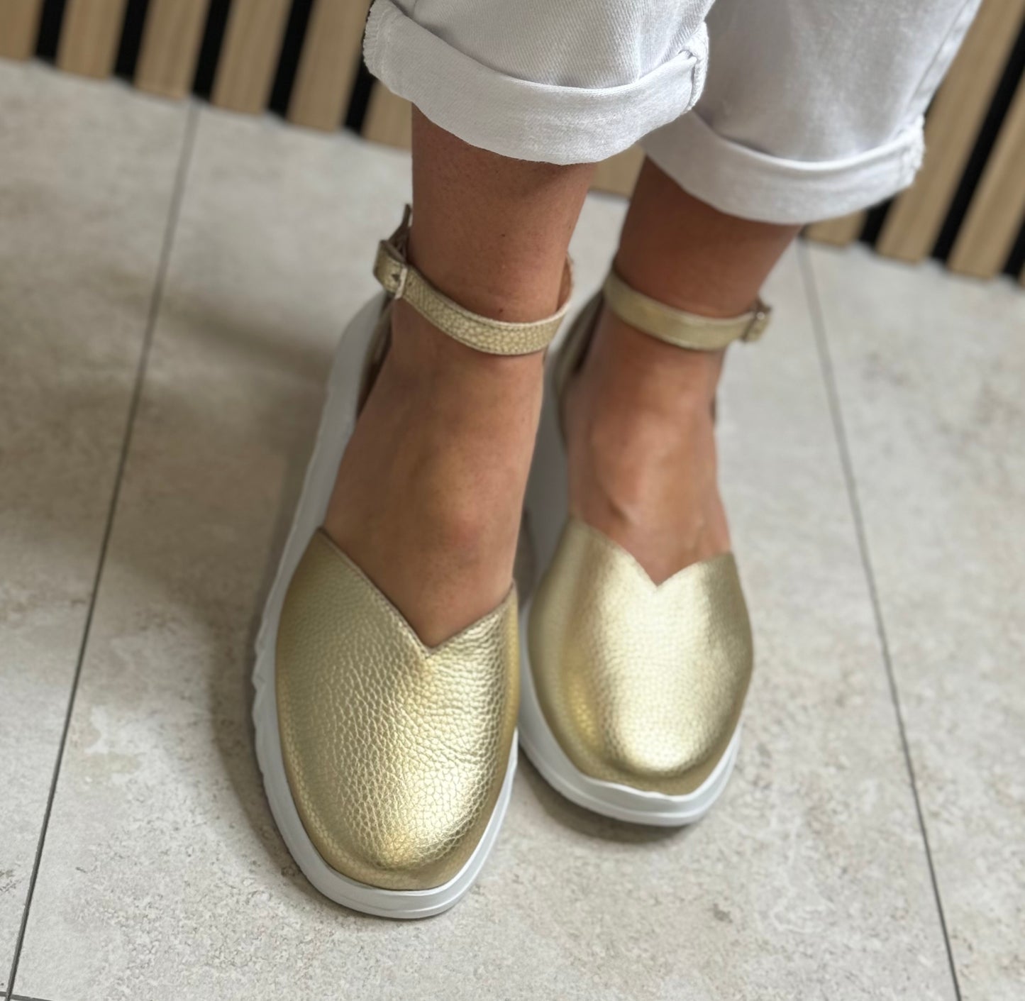 Wonders - E-6703 Gold Leather Wedge Sandal