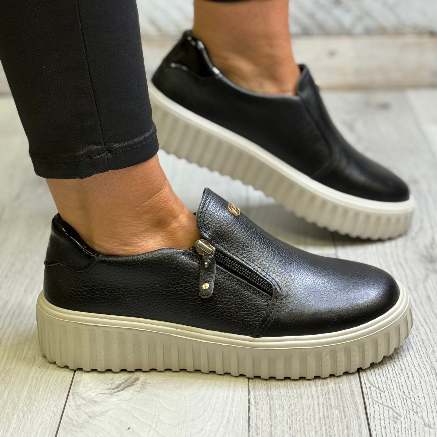 Pegada - Black Side Zip Leather Trainer