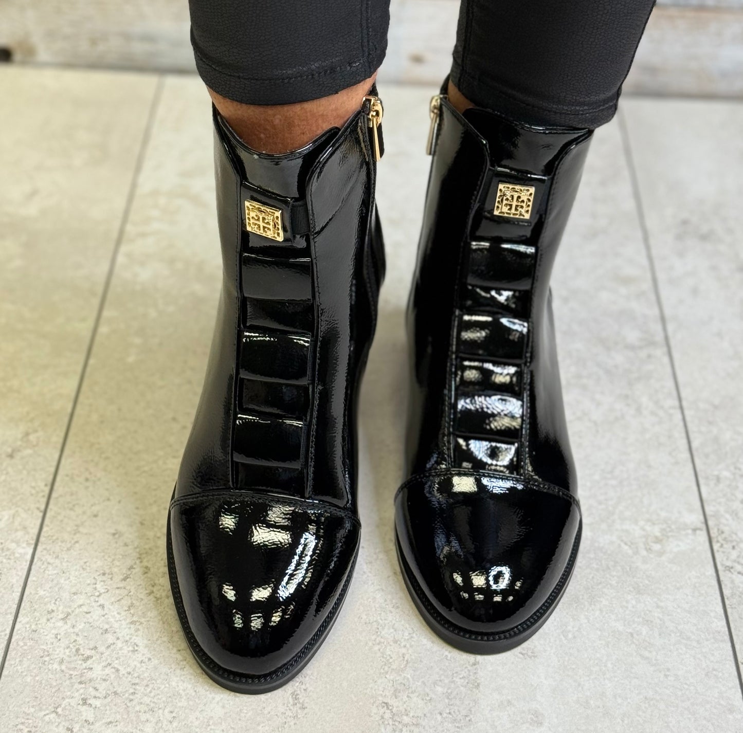 Patrizio Como - 'Lierganes' Black Patent Ankle Boot