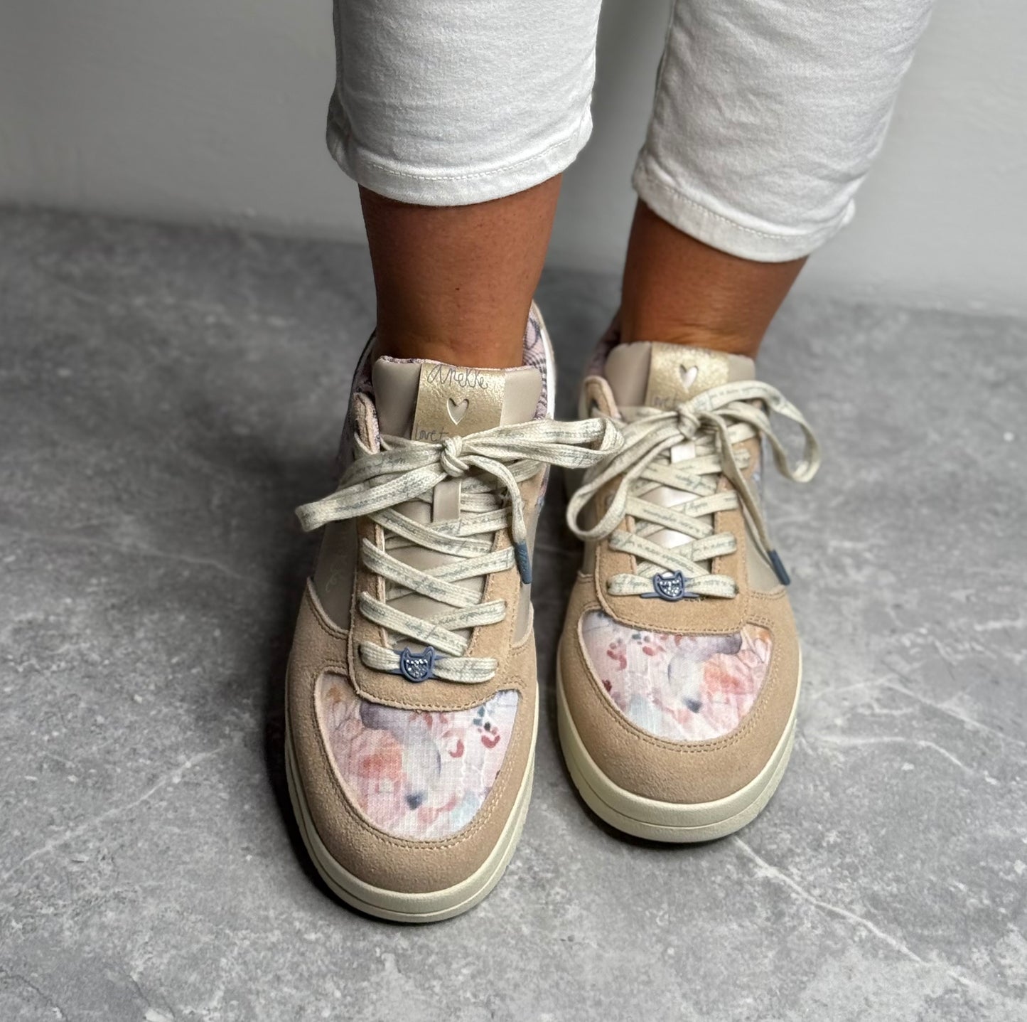anekke - Beige Floral Detailed Trainer