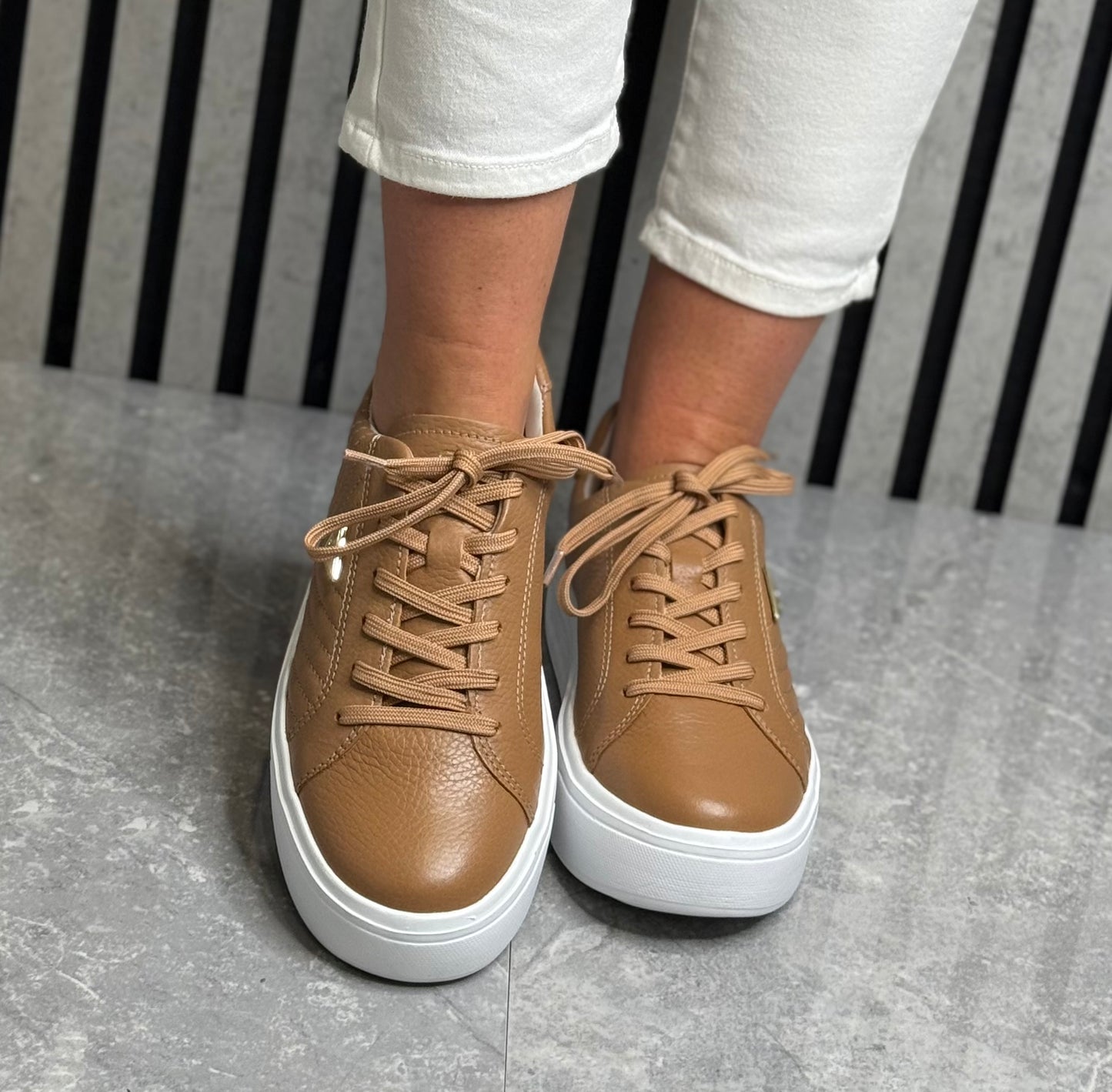 Pegada - Tan Leather Trainer