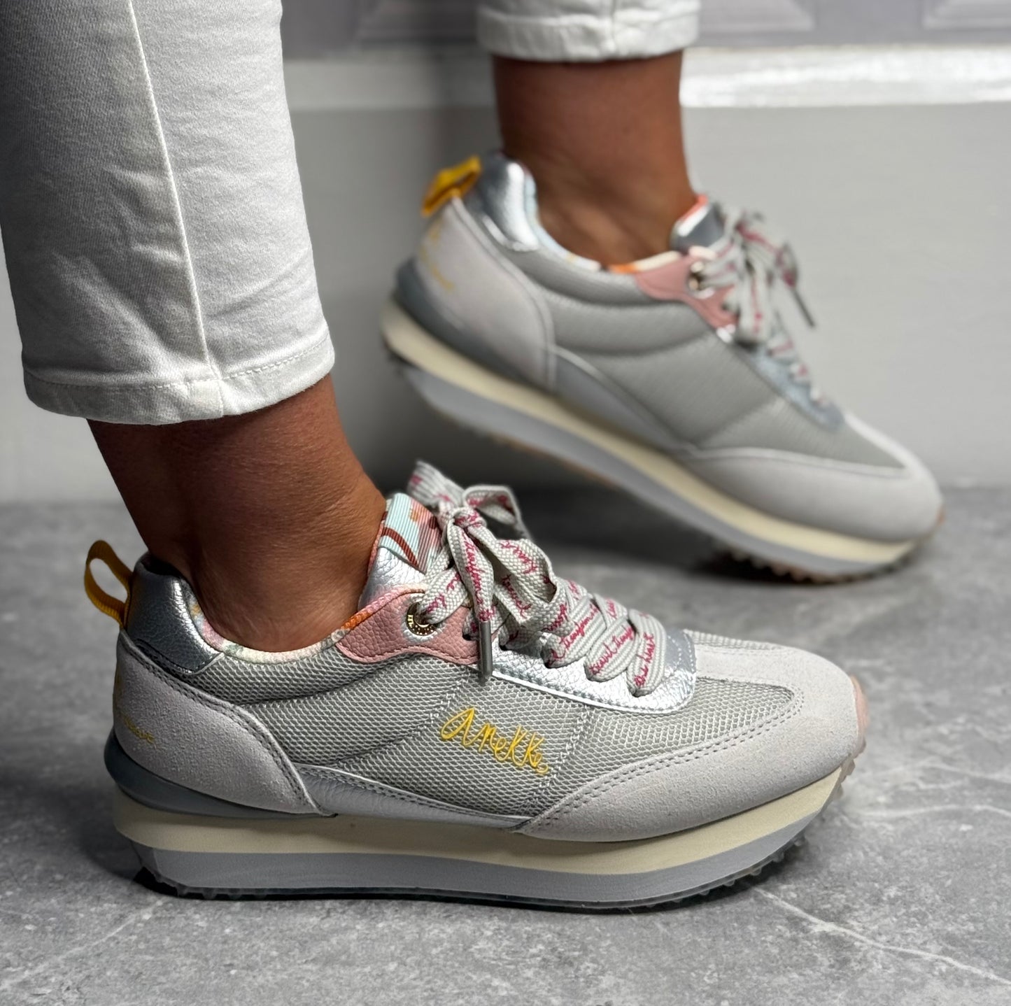 anekke - Silver Grey Smart Trainer