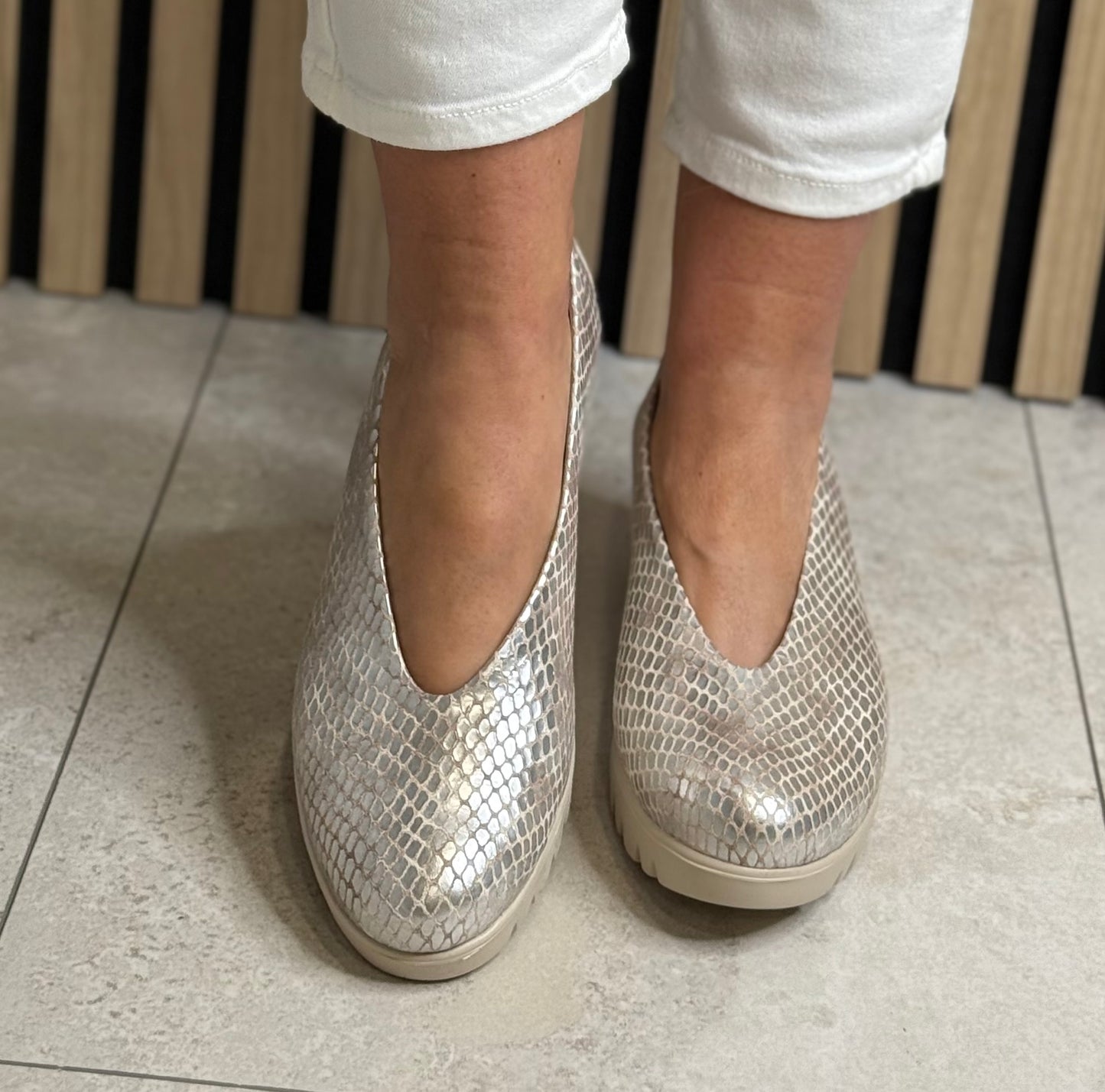 Wonders - C-33100 'Fly 00' Maya Champagne Shoe