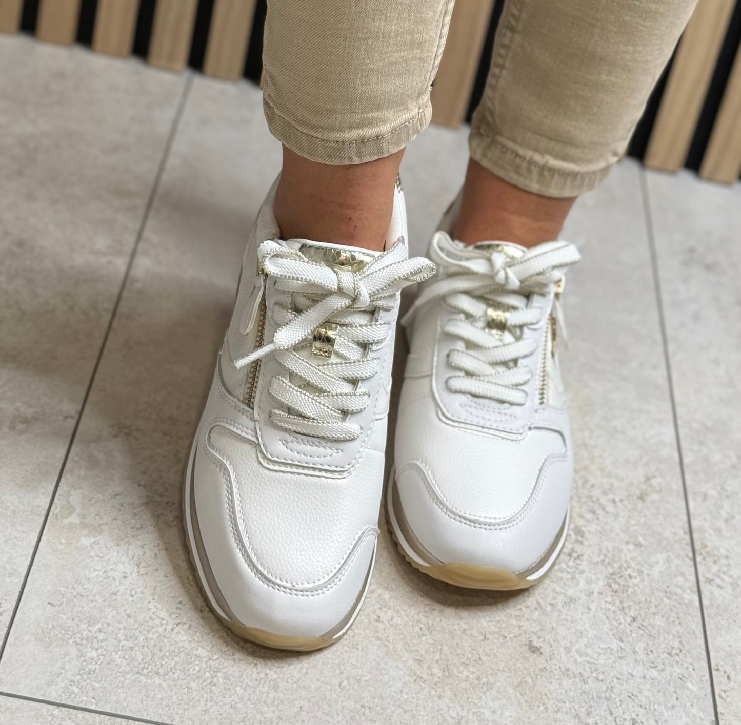 Tamaris Comfort - White/Gold Leather Trainer