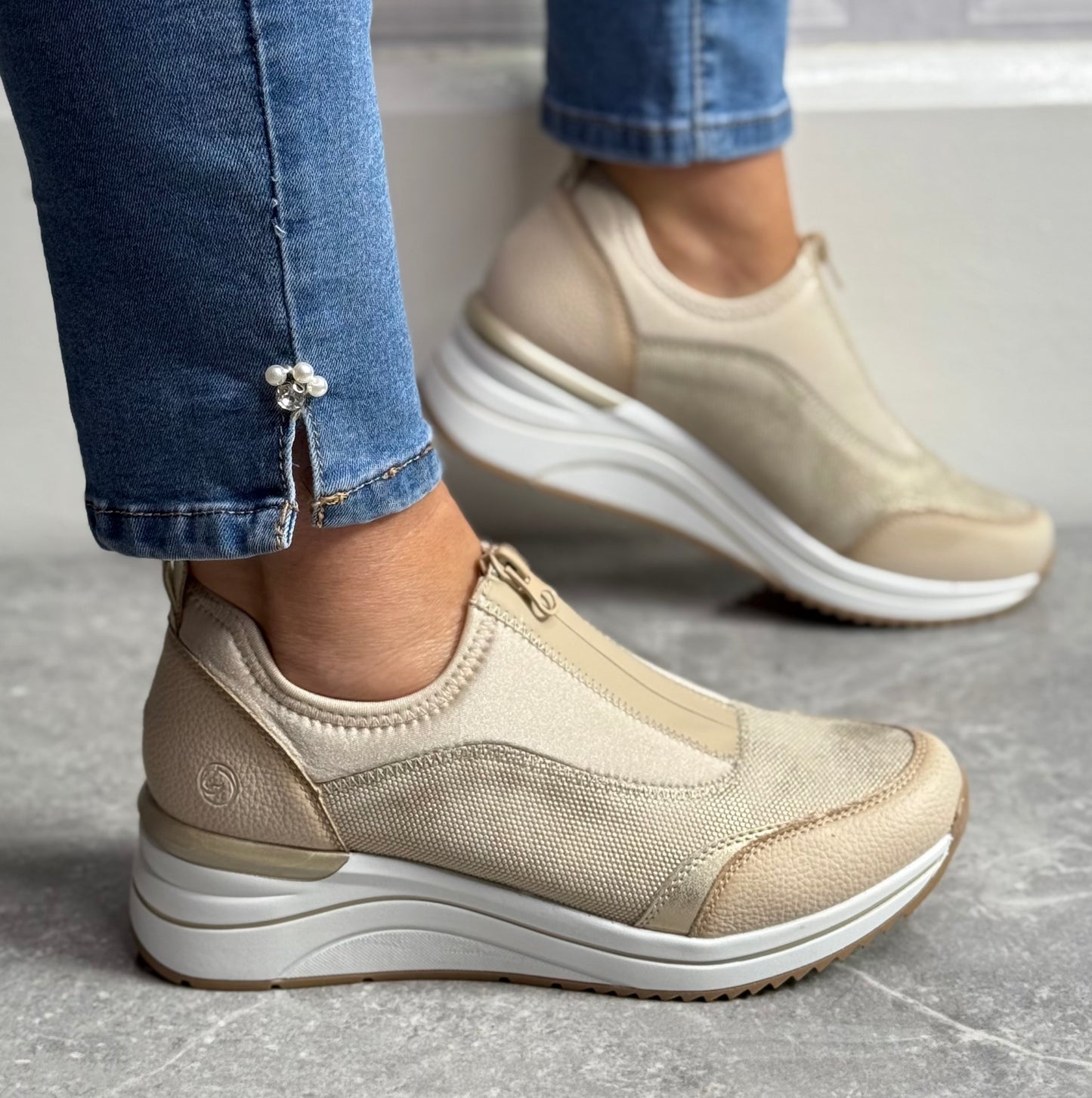 Remonte - Beige Front Zip Wedge Trainer