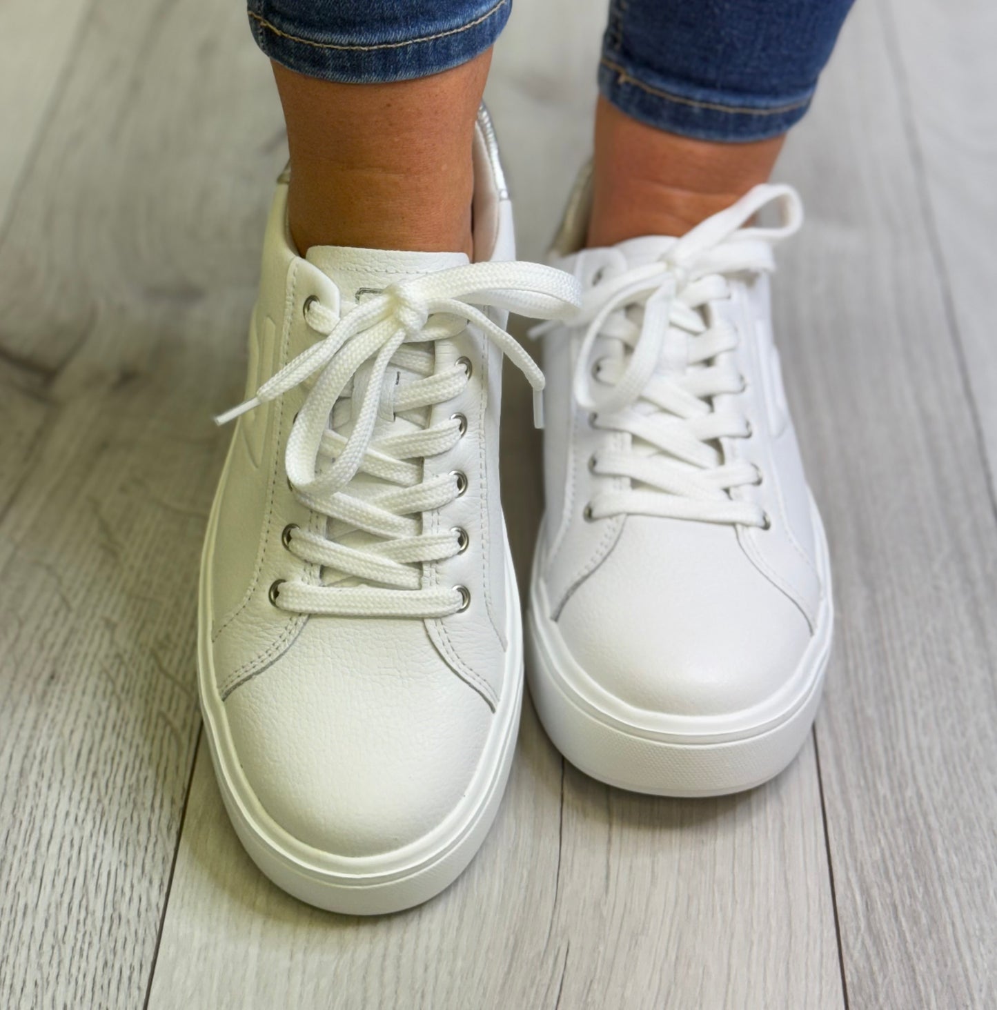 Pegada - White/Silver Trim Leather Trainer