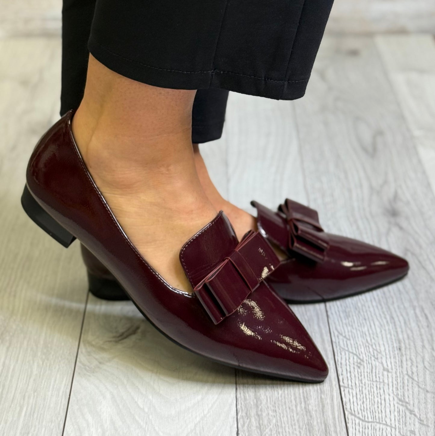 Dancing Matilda - Burgundy Bow Detail Pointed Shoe