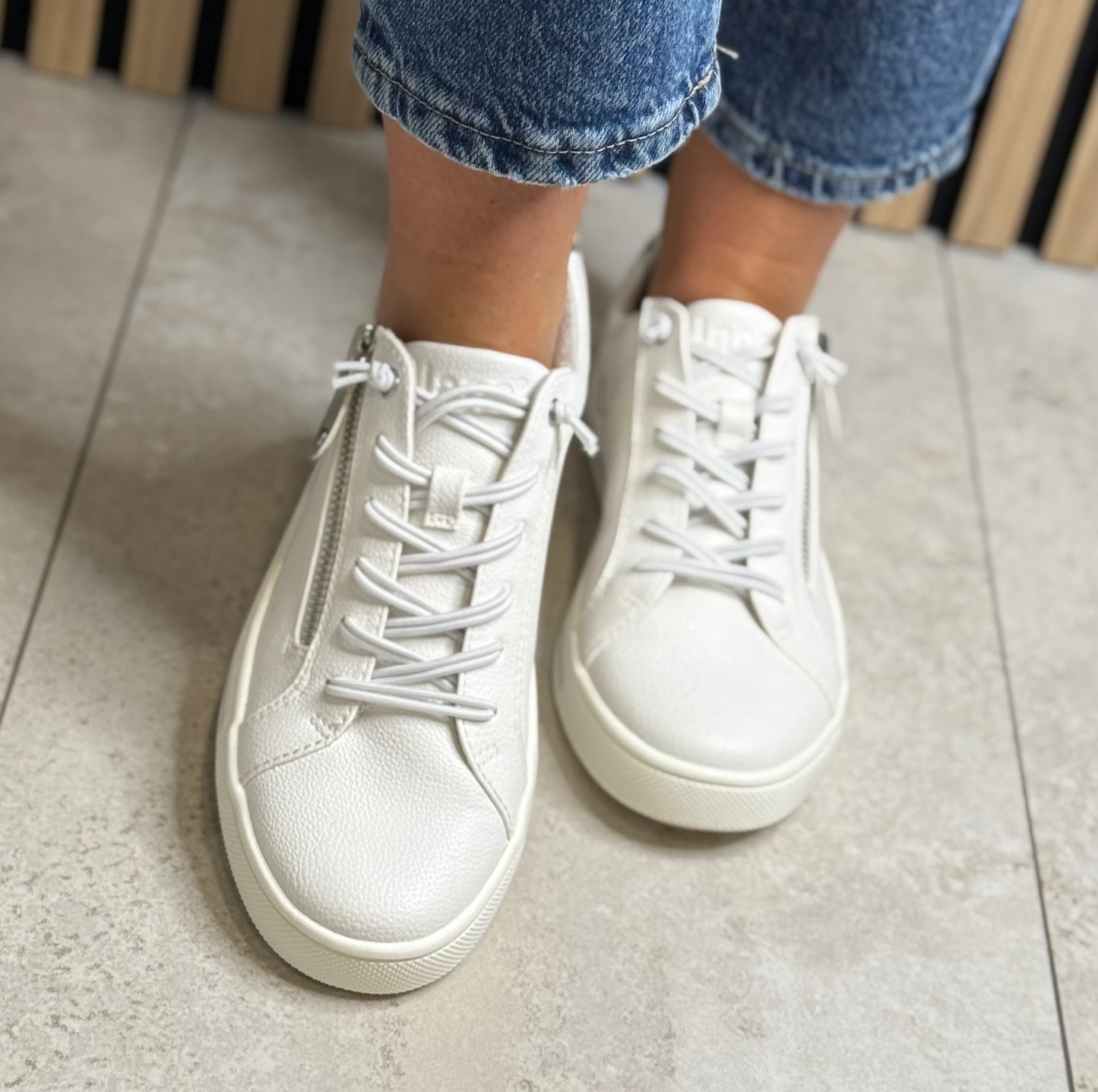 Jana - White/Silver Side Zip Trainer