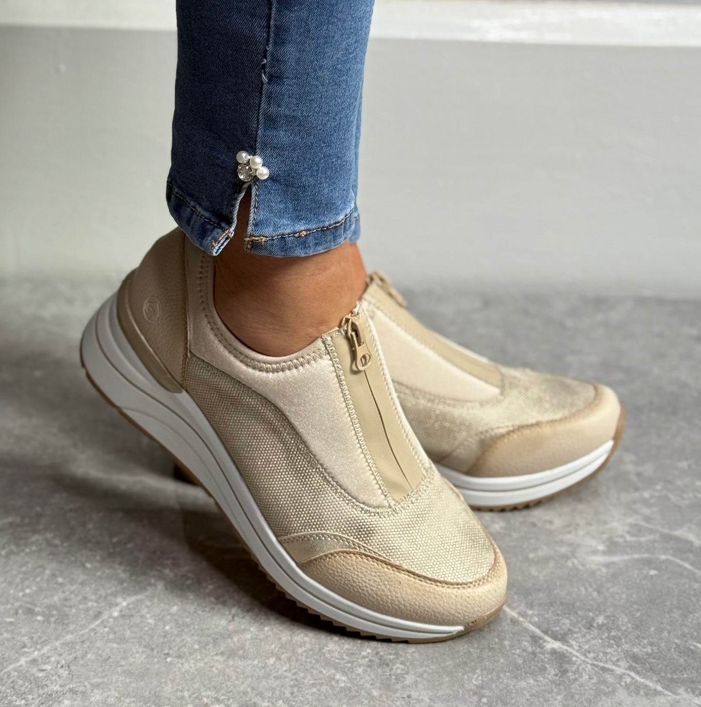 Remonte - Beige Front Zip Wedge Trainer