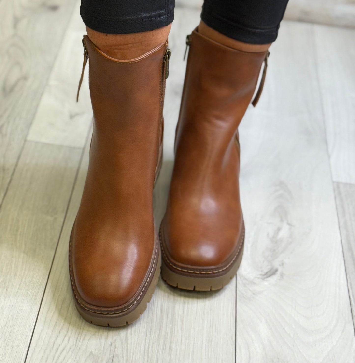 Xti - Camel Side Zip Block Heel Boot