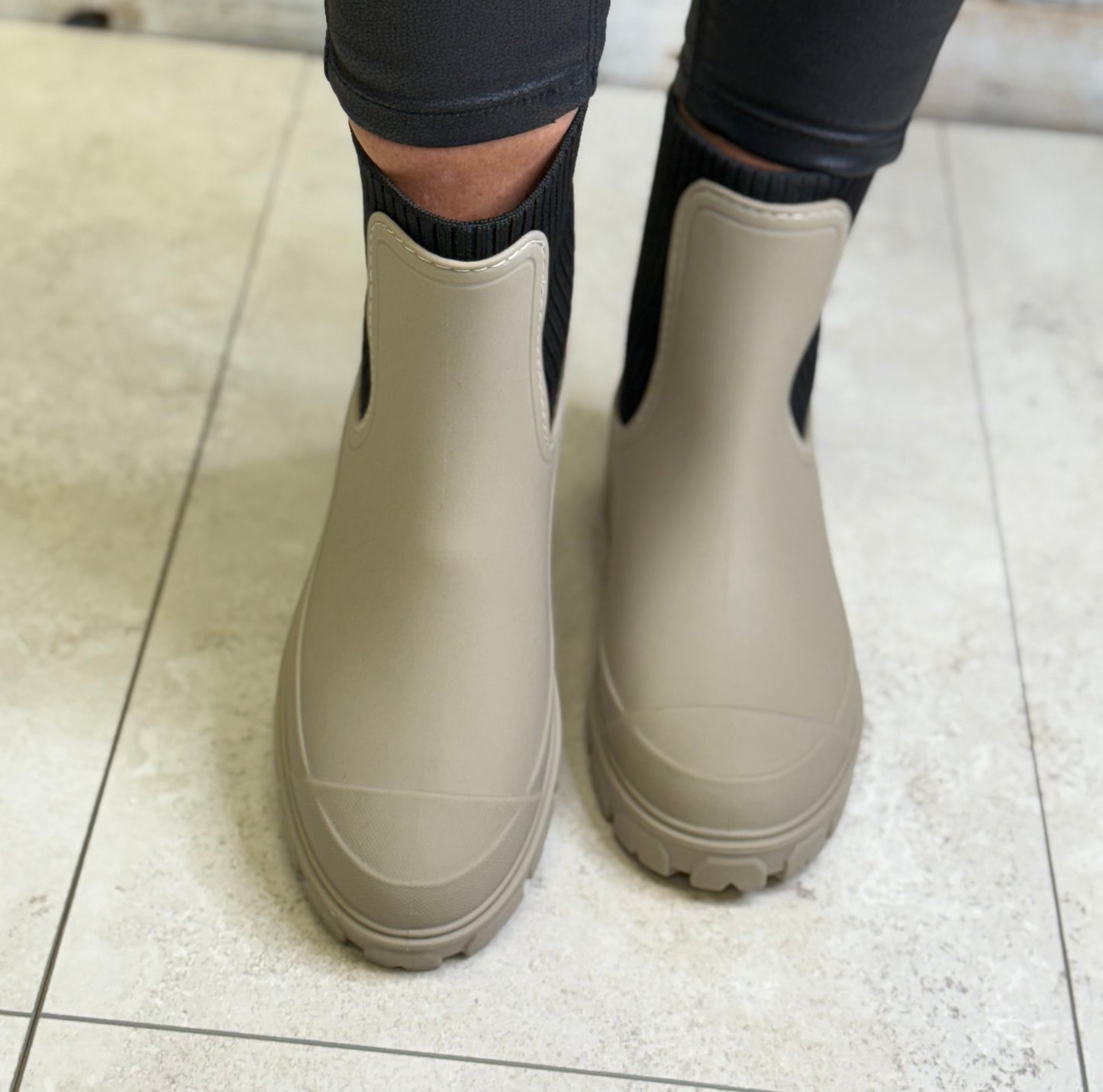 Jana - Taupe 'Coshy' Boot