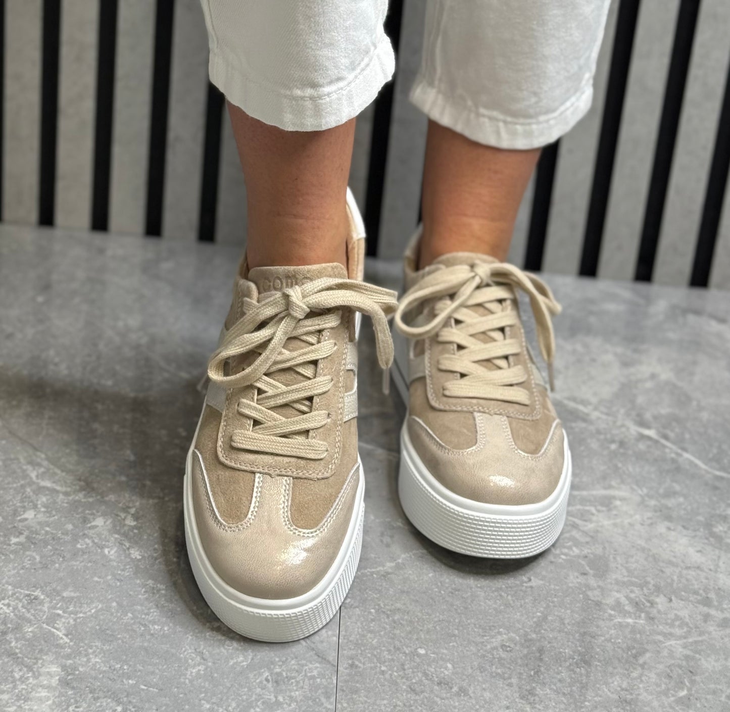Patrizio Como - 'Parma' Beige/Gold Suede Trainer